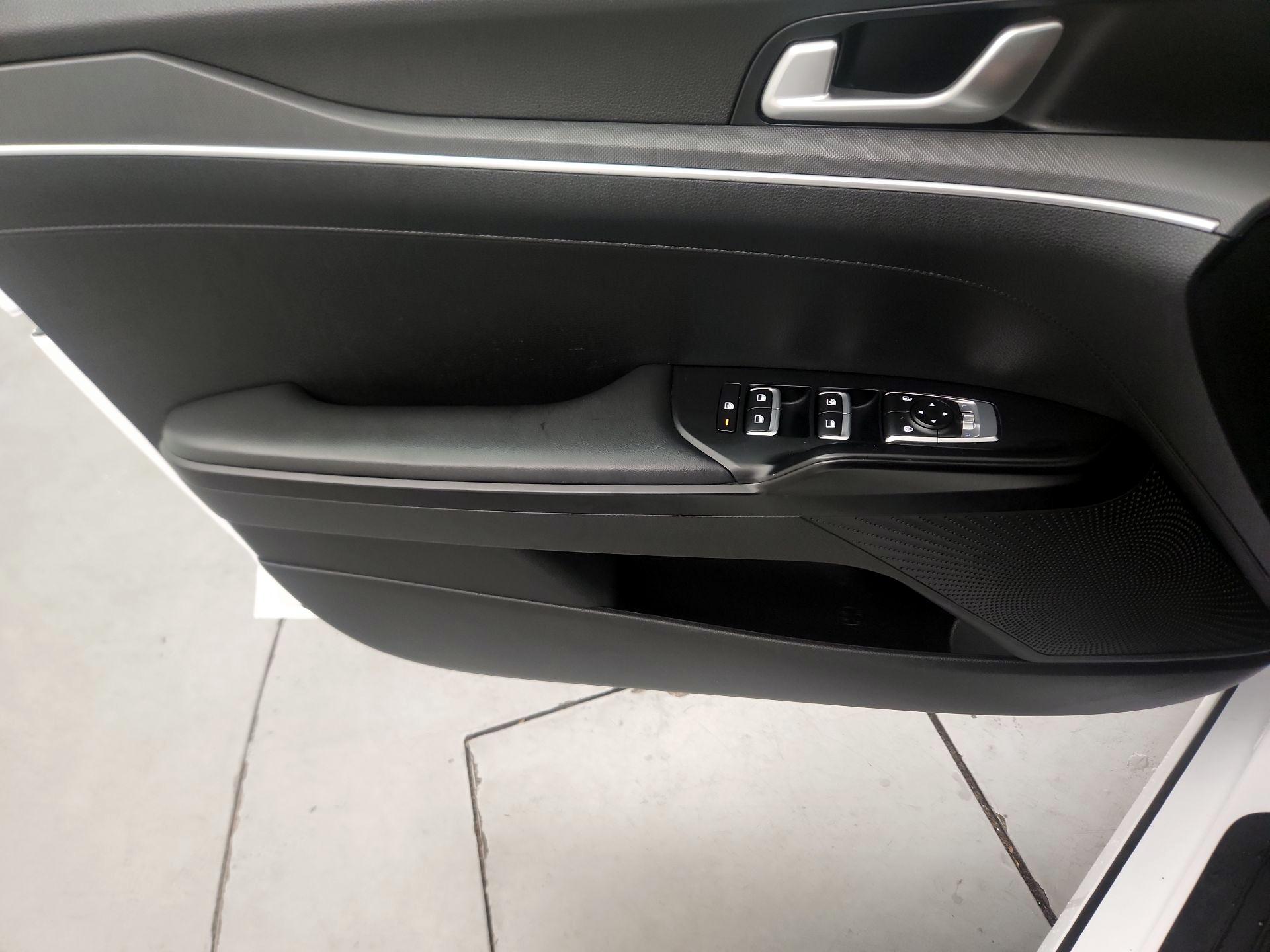Thumbnail: 2022 Kia K5 - 10