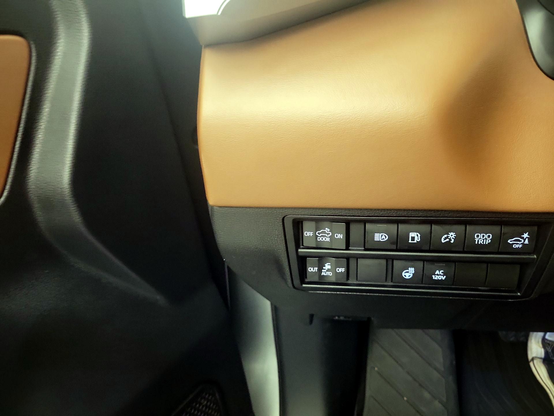 Thumbnail: 2022 Toyota Tundra - 11