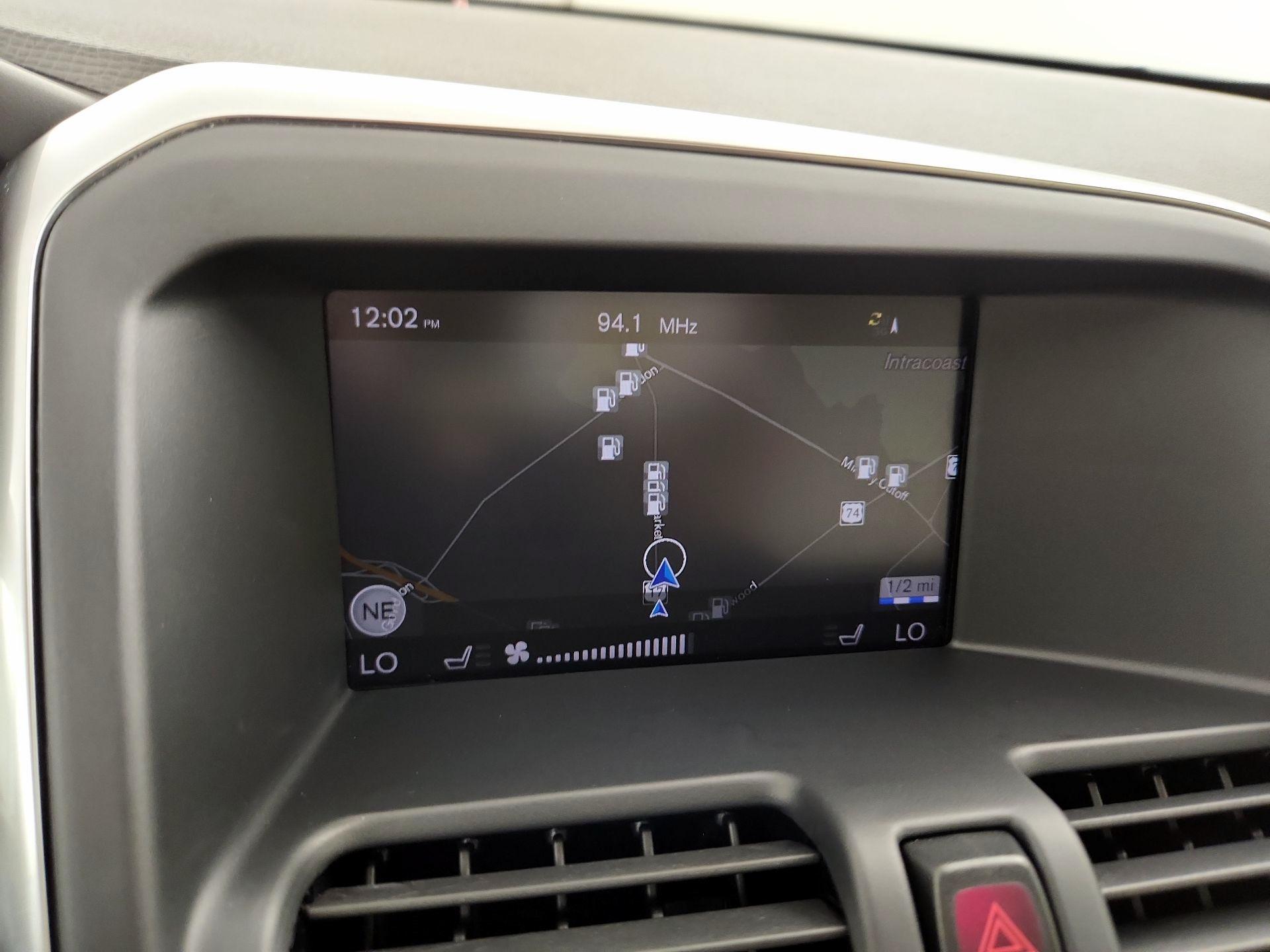 Thumbnail: 2017 Volvo XC60 - 14