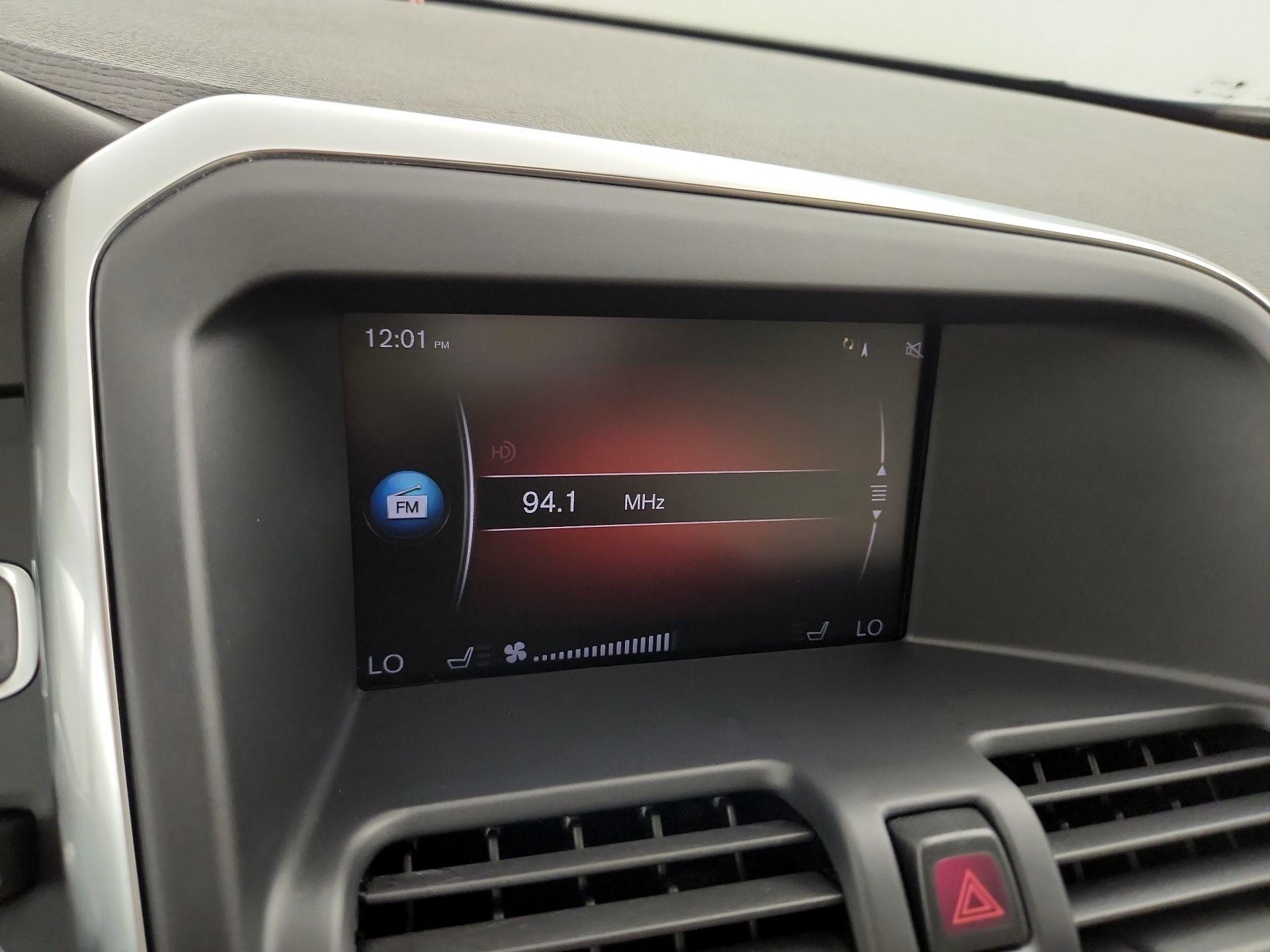 Thumbnail: 2017 Volvo XC60 - 16