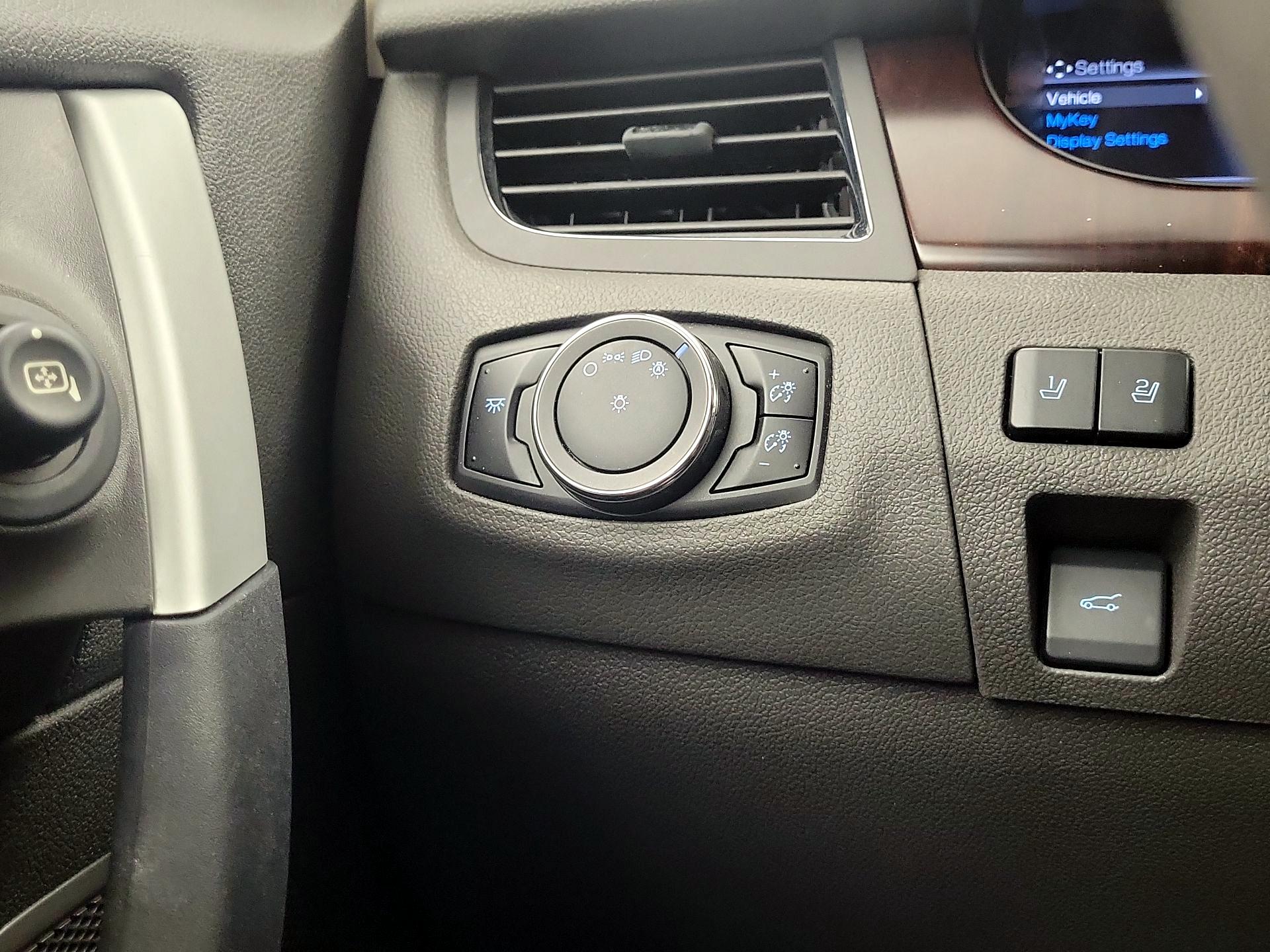 Thumbnail: 2014 Ford Edge - 13