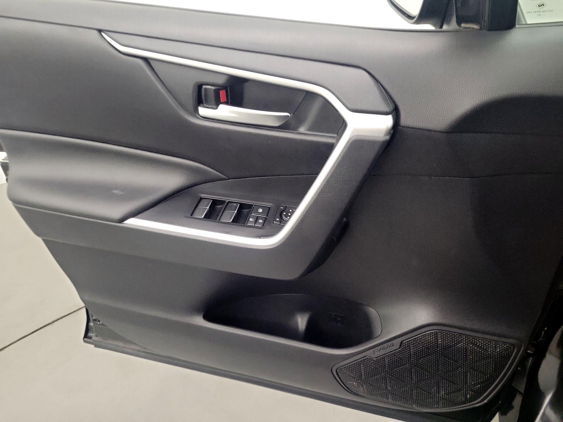 Thumbnail: 2022 Toyota RAV4 - 12