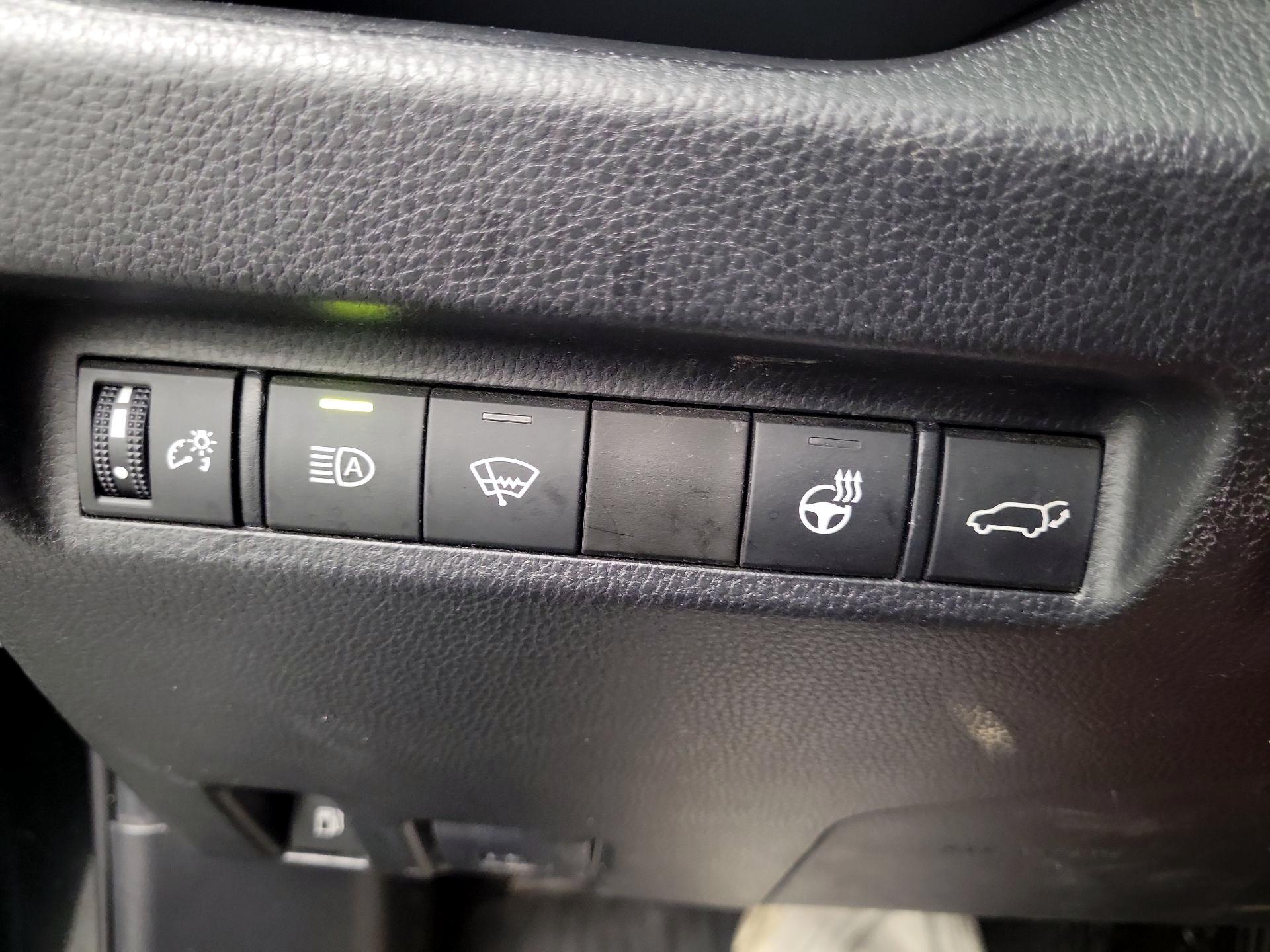 Thumbnail: 2022 Toyota RAV4 - 13