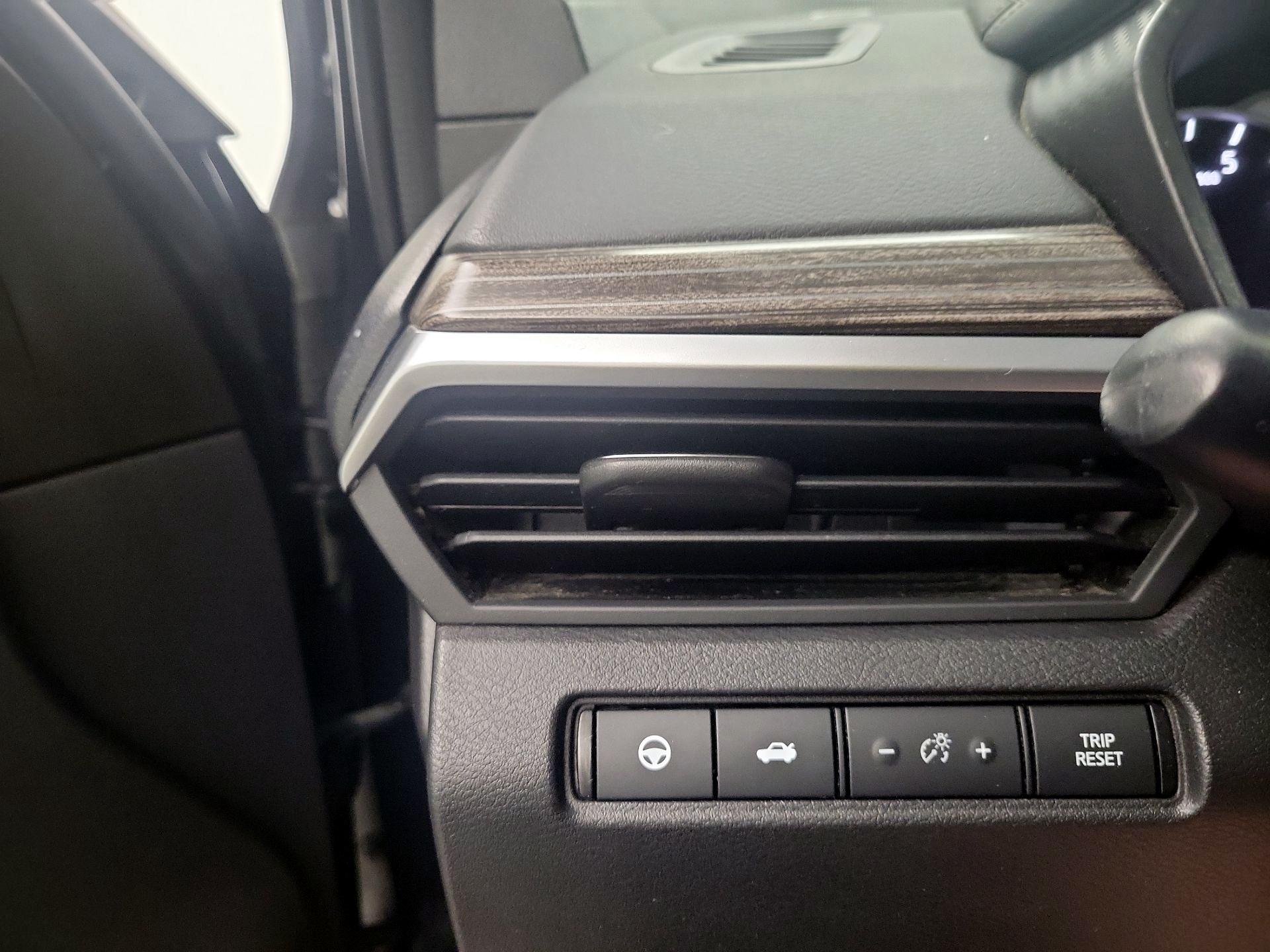Thumbnail: 2019 Nissan Altima - 13