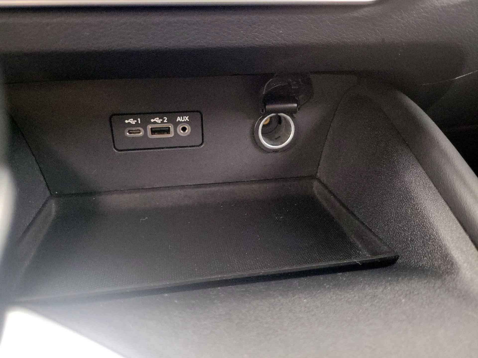 Thumbnail: 2019 Nissan Altima - 18