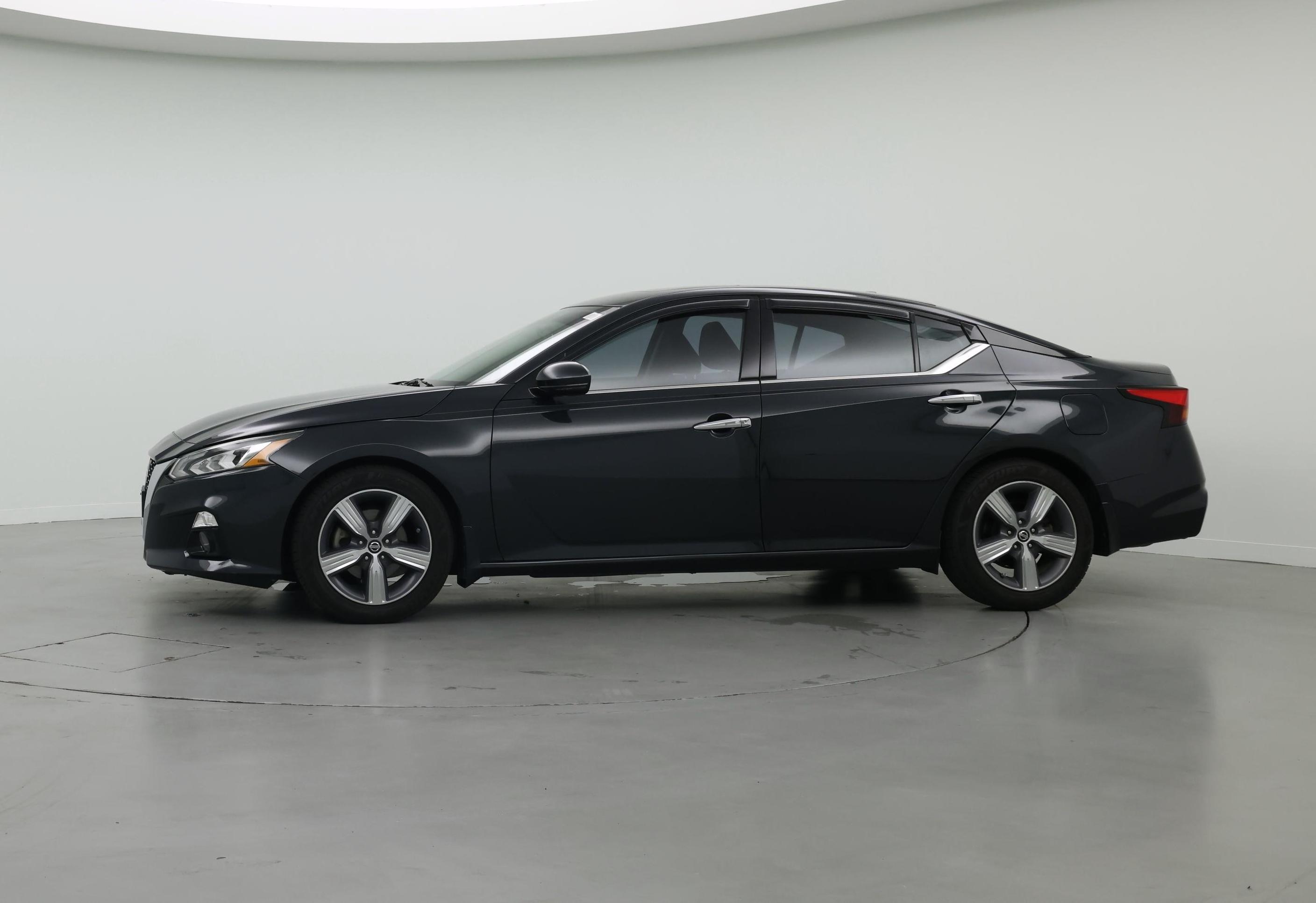 Thumbnail: 2019 Nissan Altima - 3