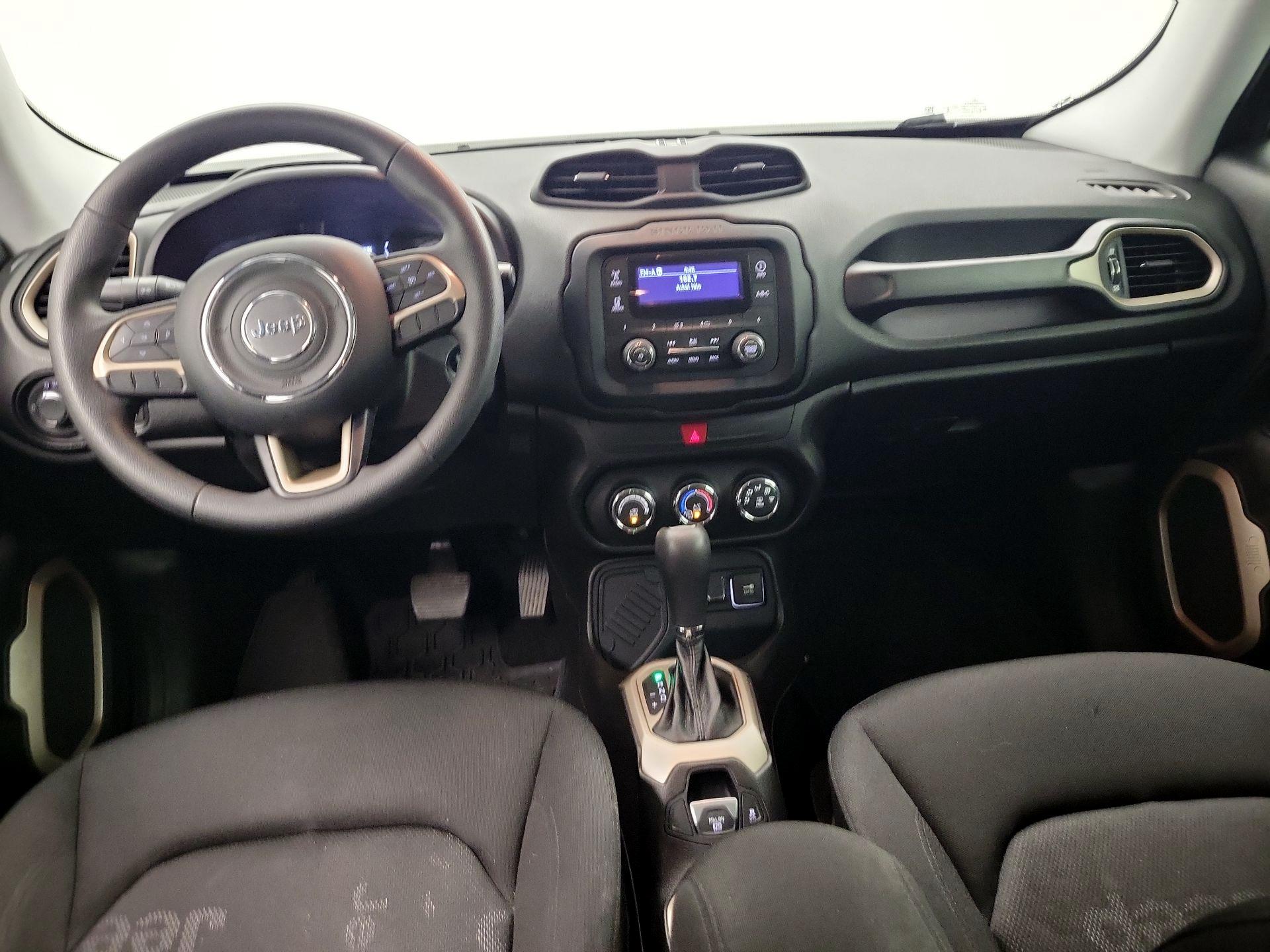Thumbnail: 2017 Jeep Renegade - 9