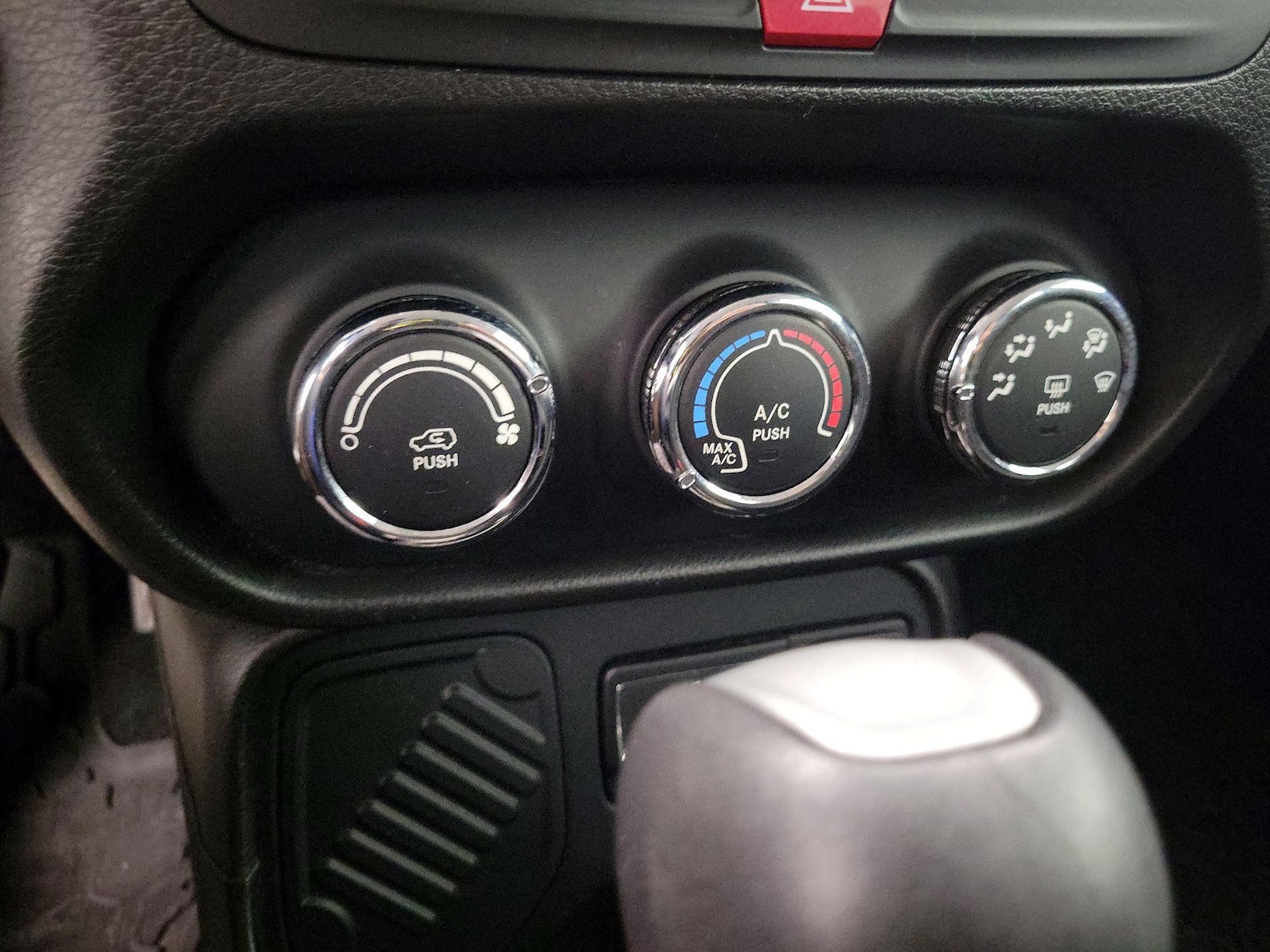 2017 Jeep Renegade Sport - Photo 16
