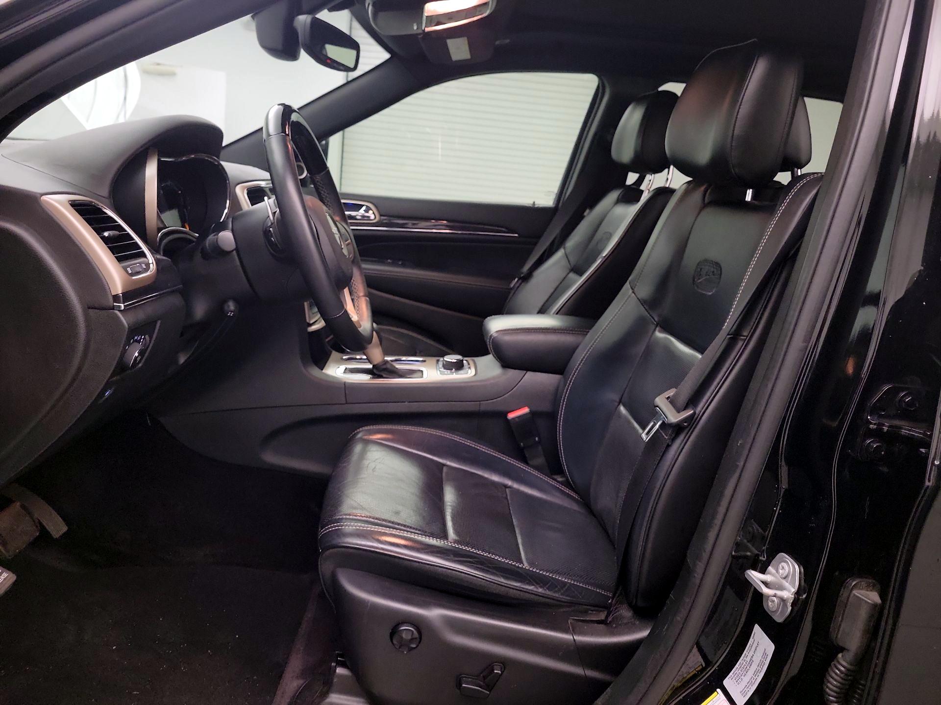 Thumbnail: 2017 Jeep Grand Cherokee - 11