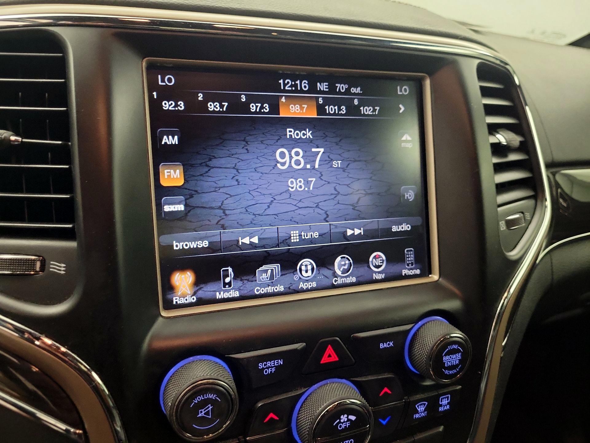 Thumbnail: 2017 Jeep Grand Cherokee - 15