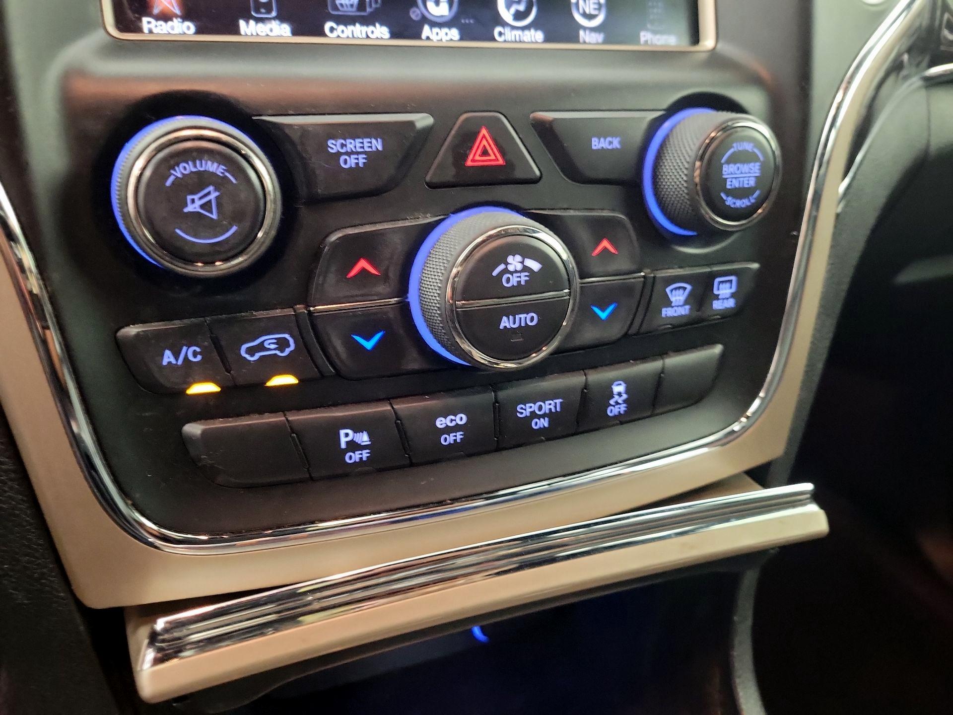 Thumbnail: 2017 Jeep Grand Cherokee - 16