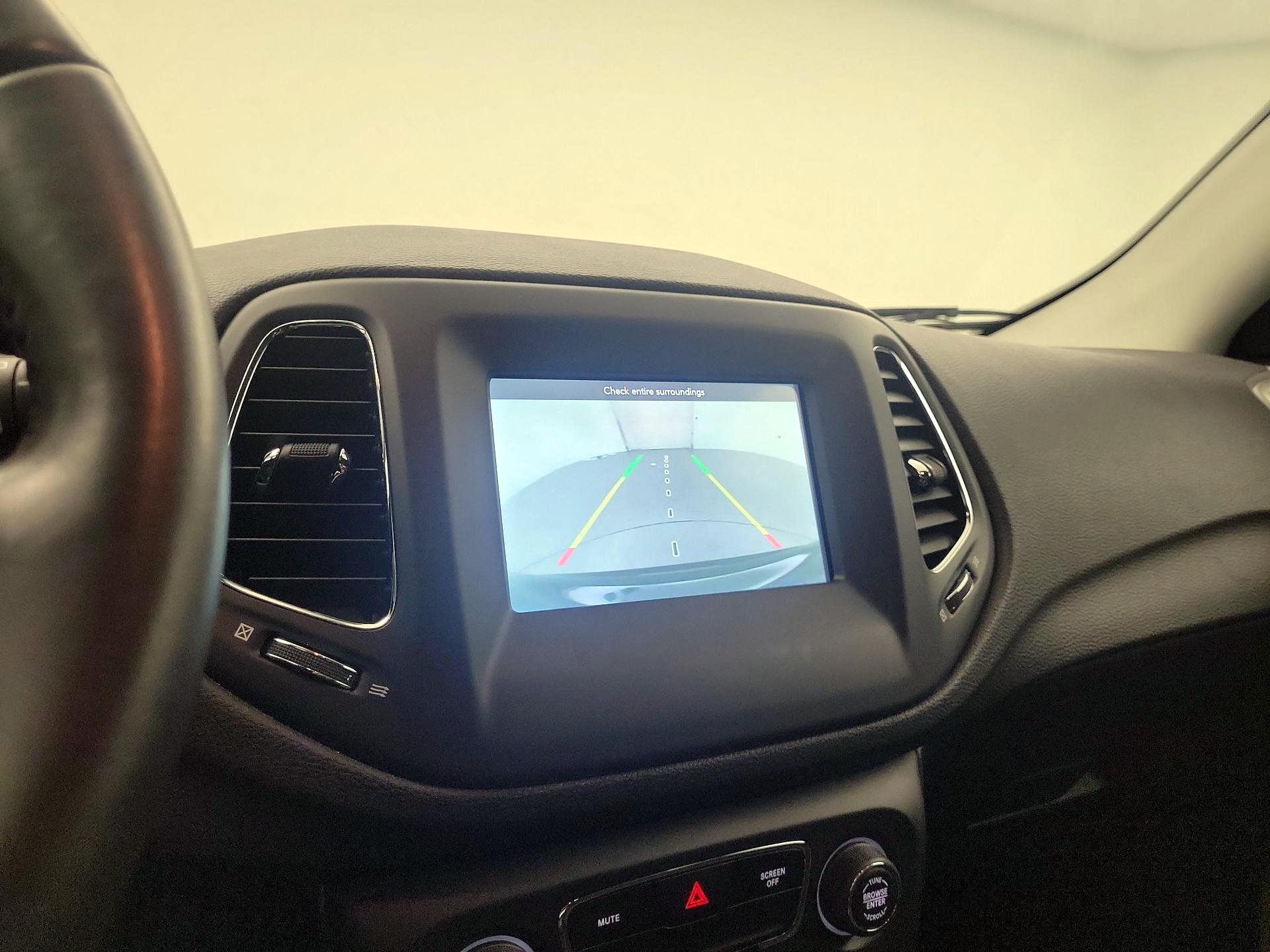 Thumbnail: 2021 Jeep Compass - 14