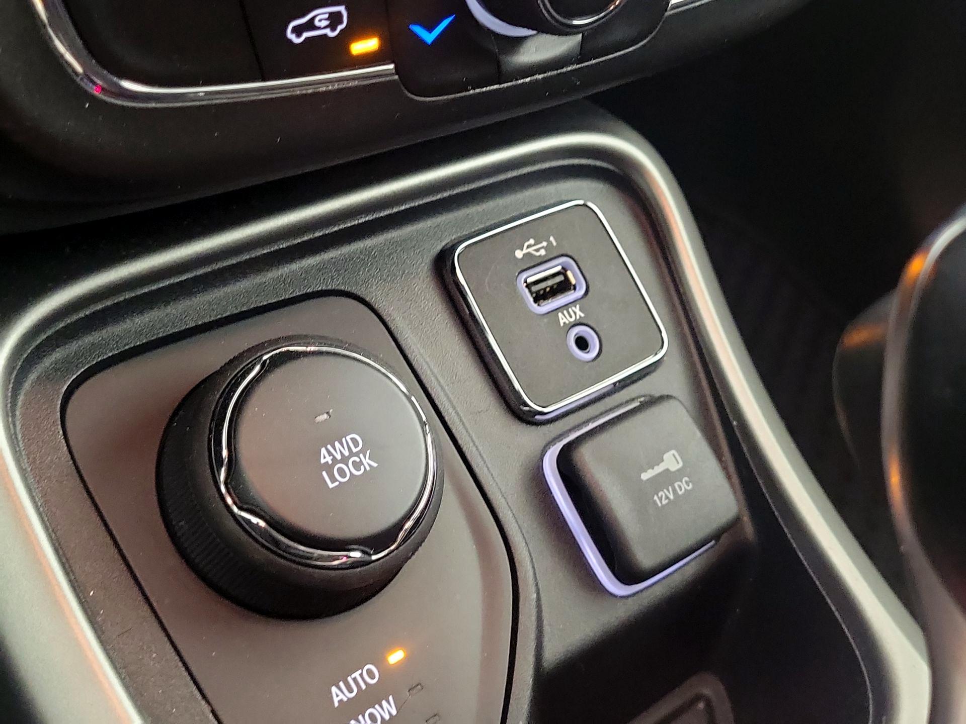 Thumbnail: 2021 Jeep Compass - 18
