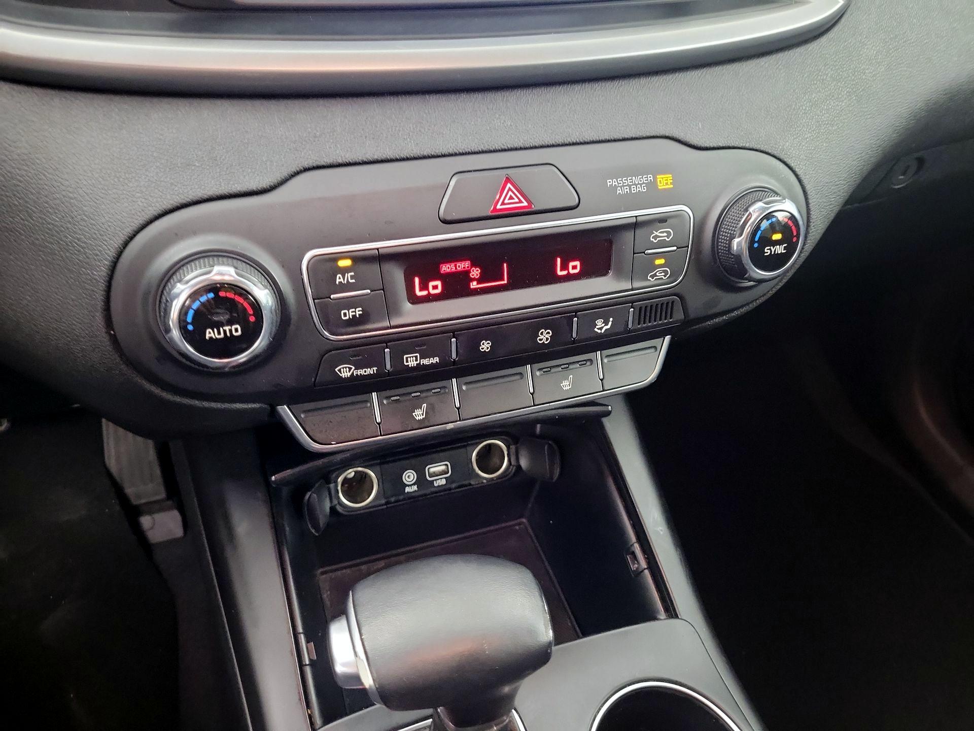 Thumbnail: 2019 Kia Sorento - 16