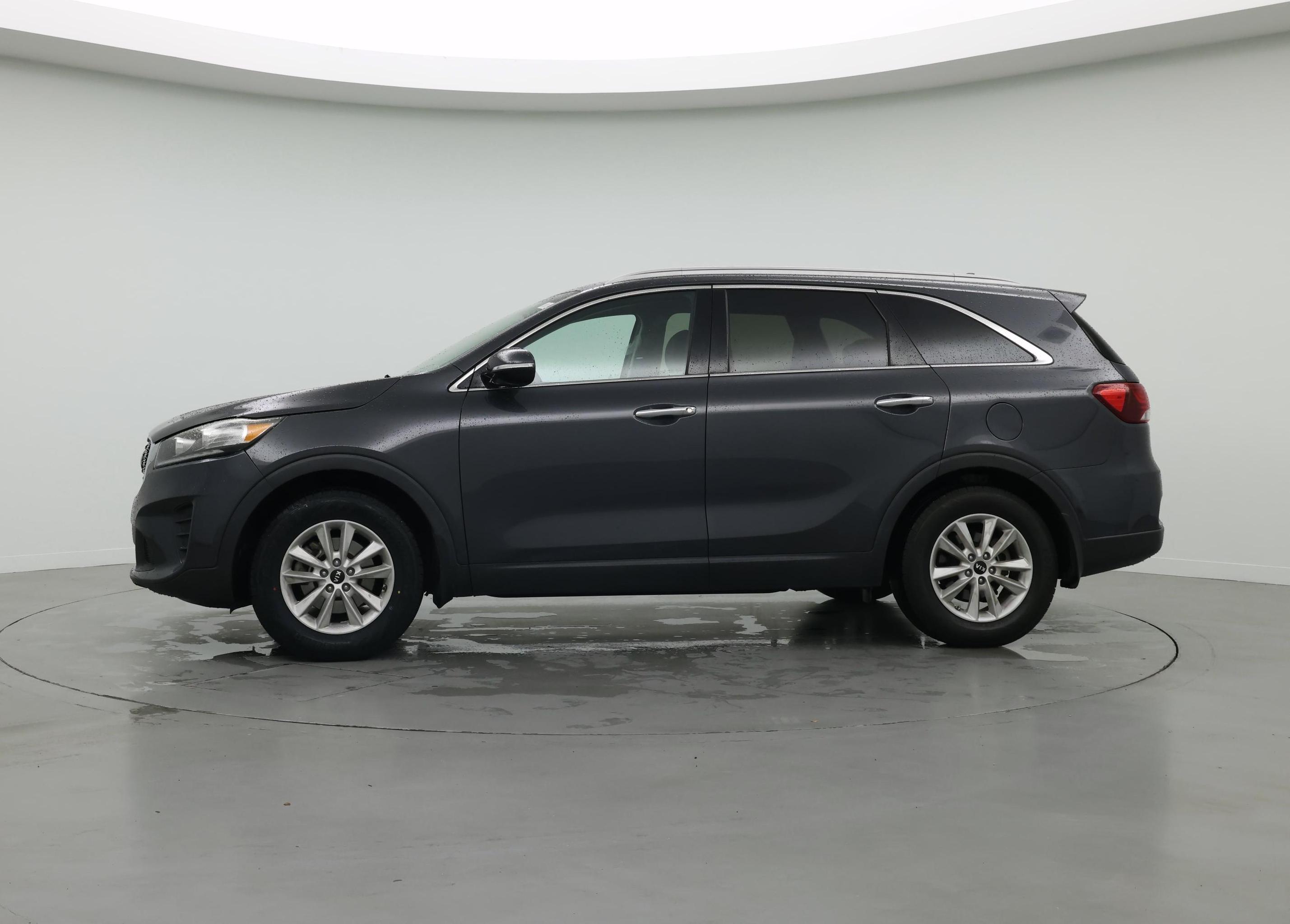 Thumbnail: 2019 Kia Sorento - 3