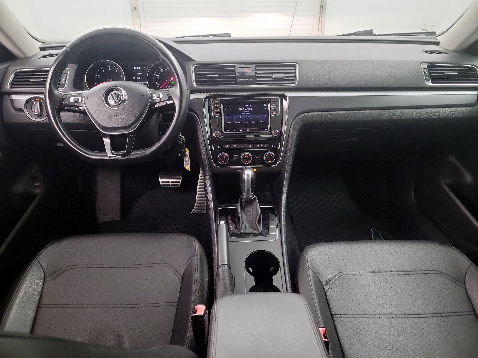 Thumbnail: 2018 Volkswagen Passat - 9