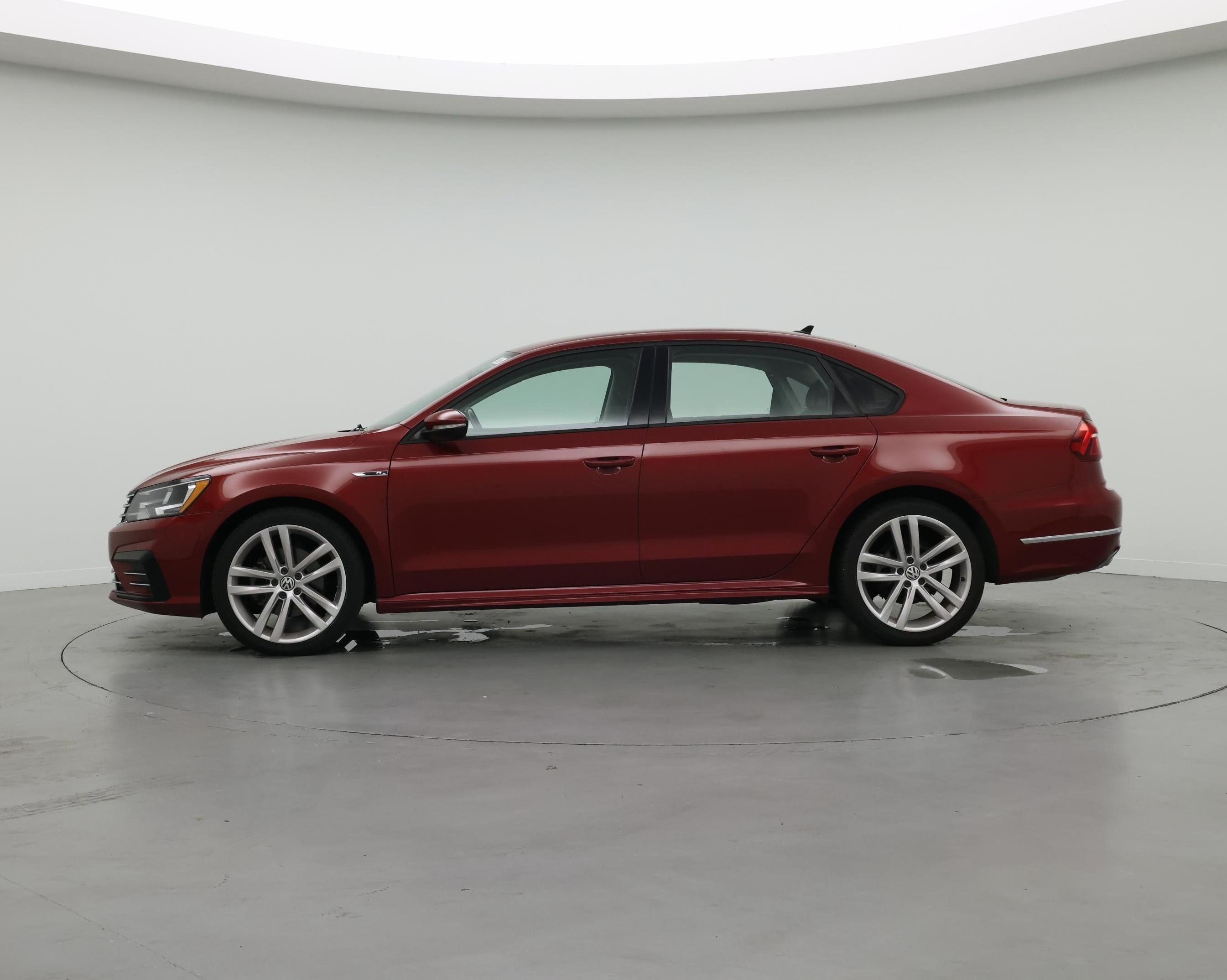 Thumbnail: 2018 Volkswagen Passat - 3
