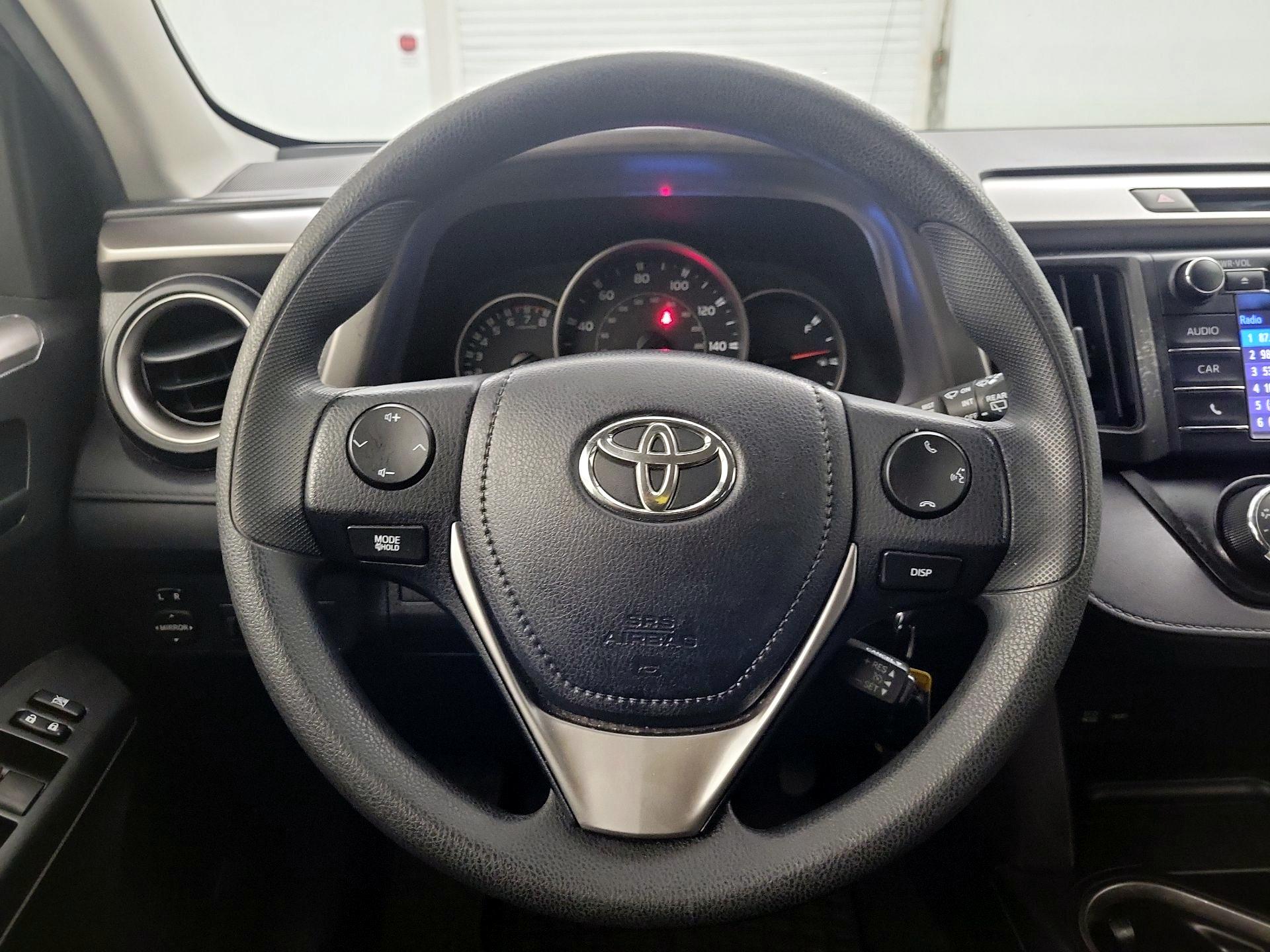 Thumbnail: 2016 Toyota RAV4 - 10