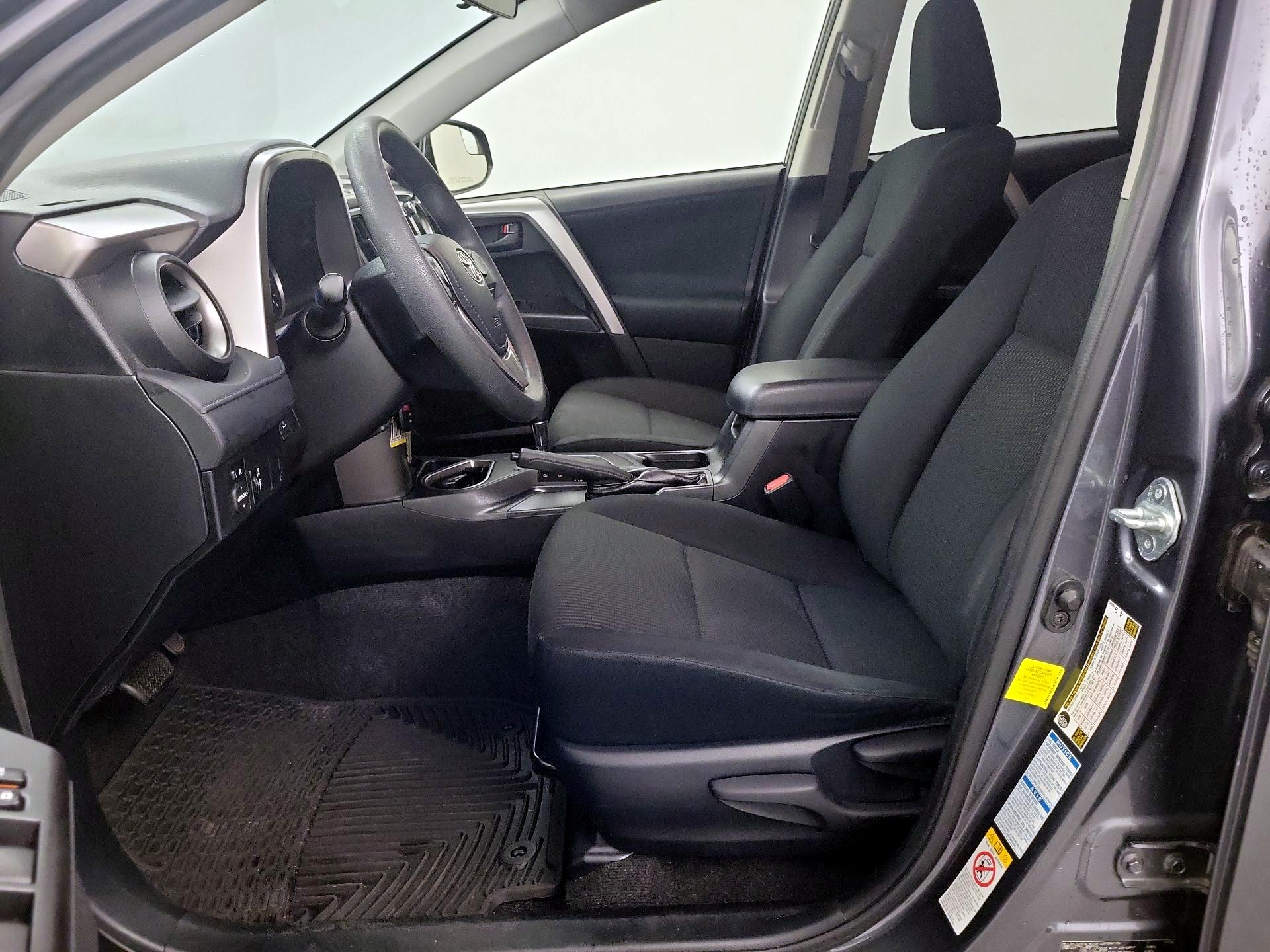 Thumbnail: 2016 Toyota RAV4 - 11
