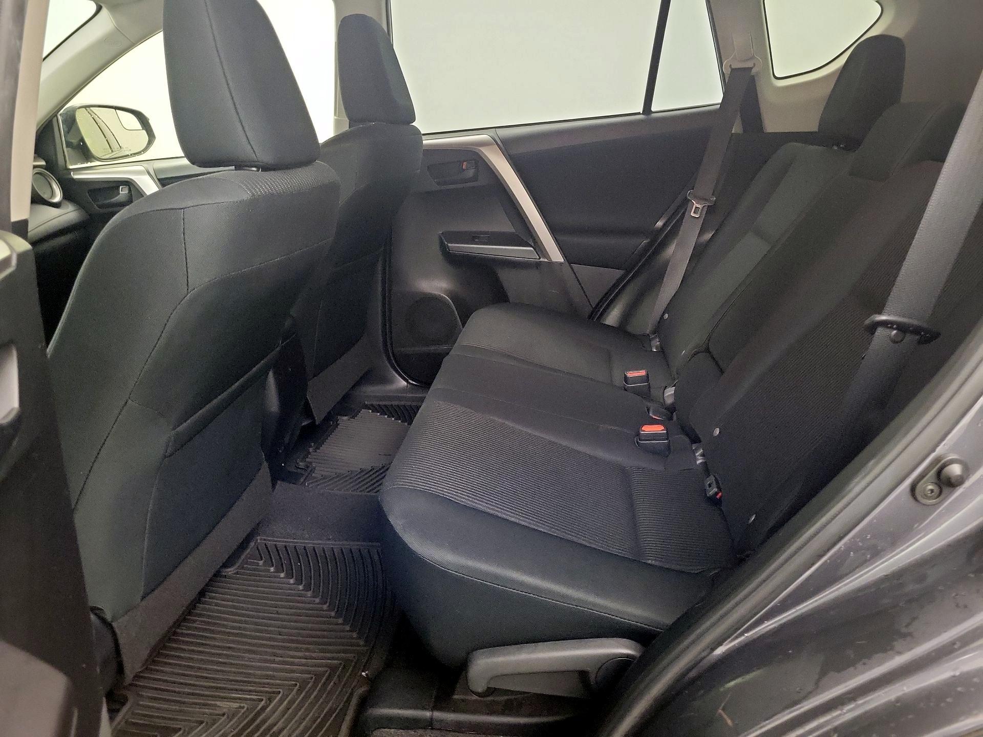 Thumbnail: 2016 Toyota RAV4 - 19