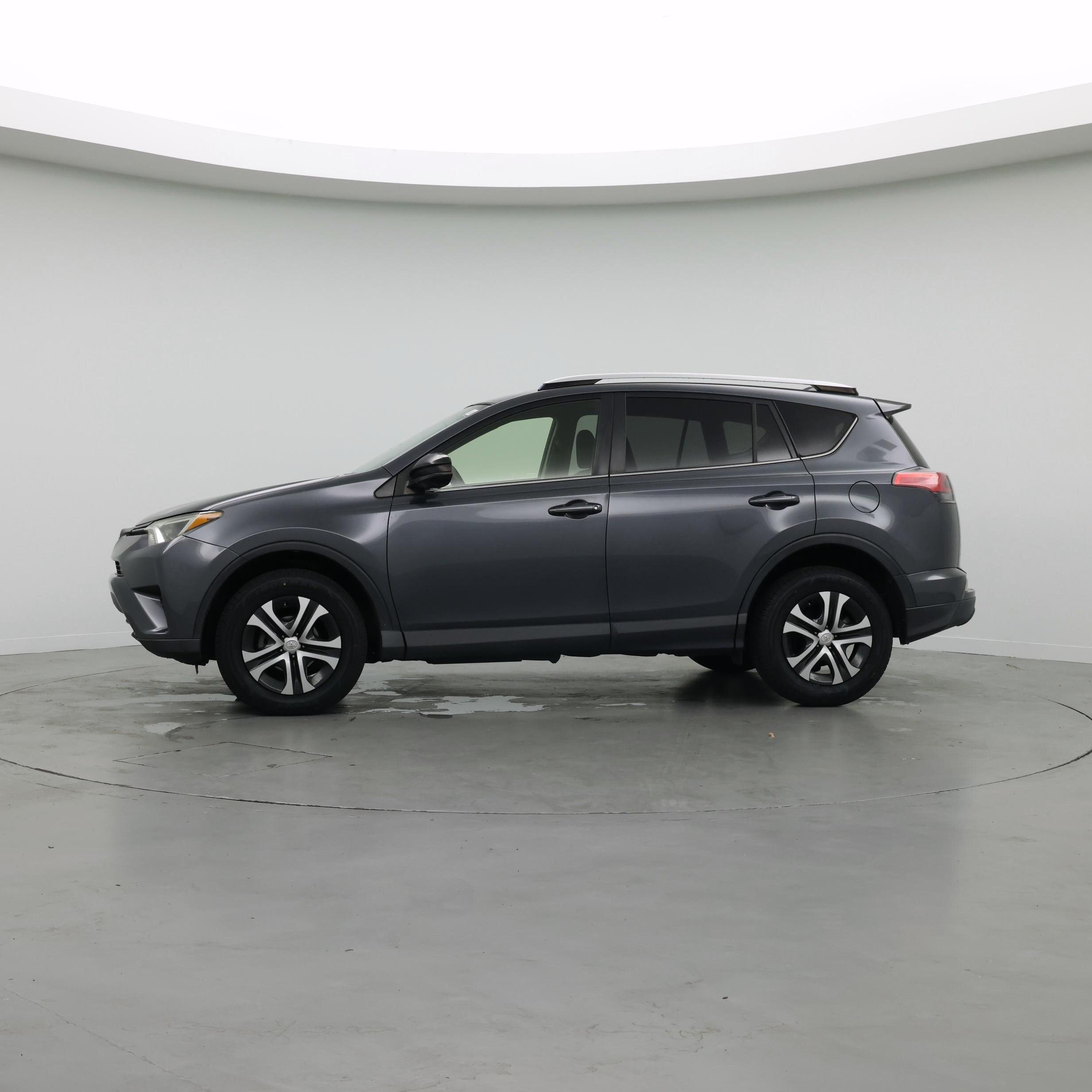 Thumbnail: 2016 Toyota RAV4 - 3