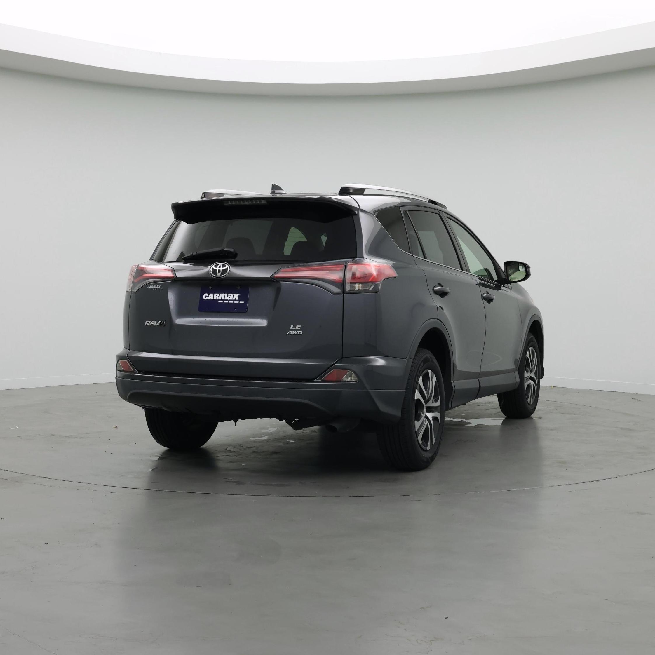 Thumbnail: 2016 Toyota RAV4 - 8