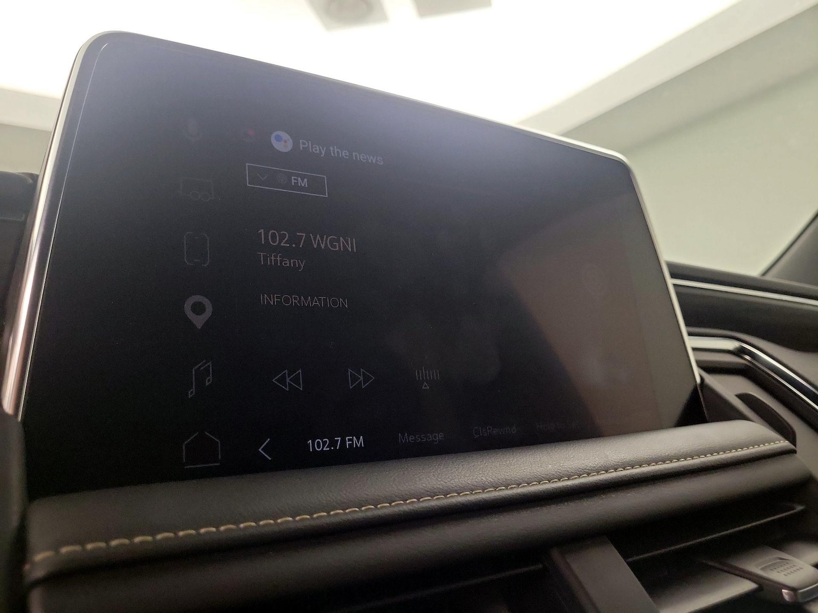 2023 GMC Yukon SLT - Photo 17