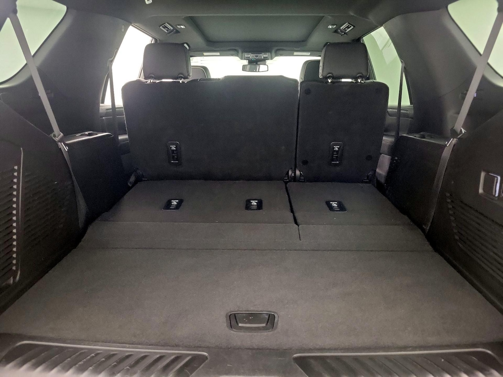 2023 GMC Yukon SLT - Photo 25