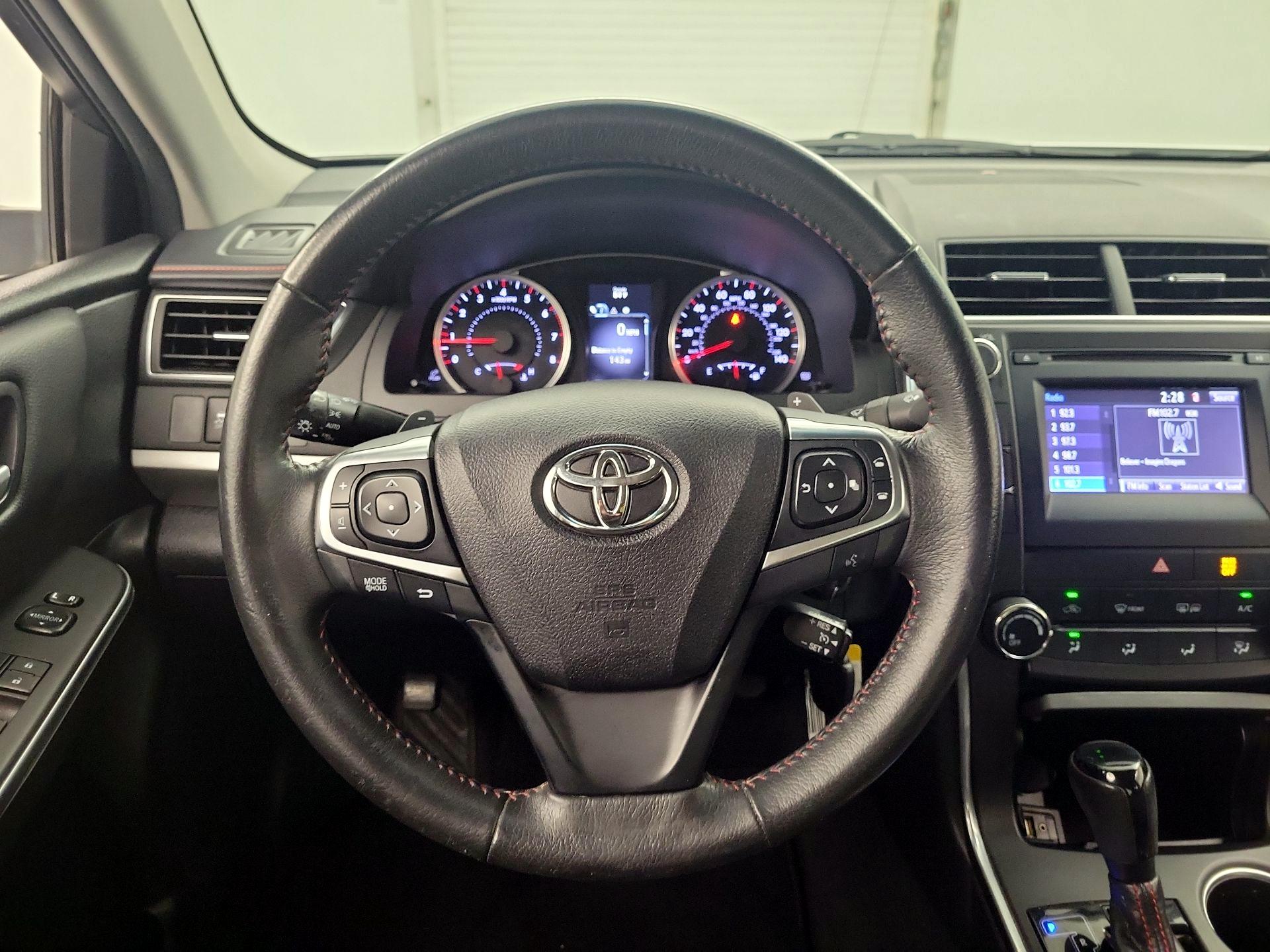 Thumbnail: 2017 Toyota Camry - 10