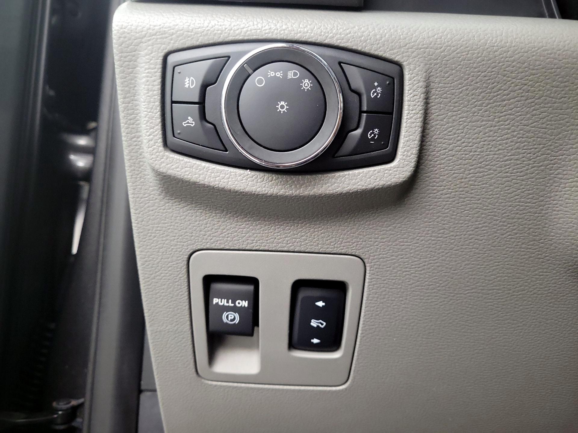 Thumbnail: 2015 Ford F-150 - 13