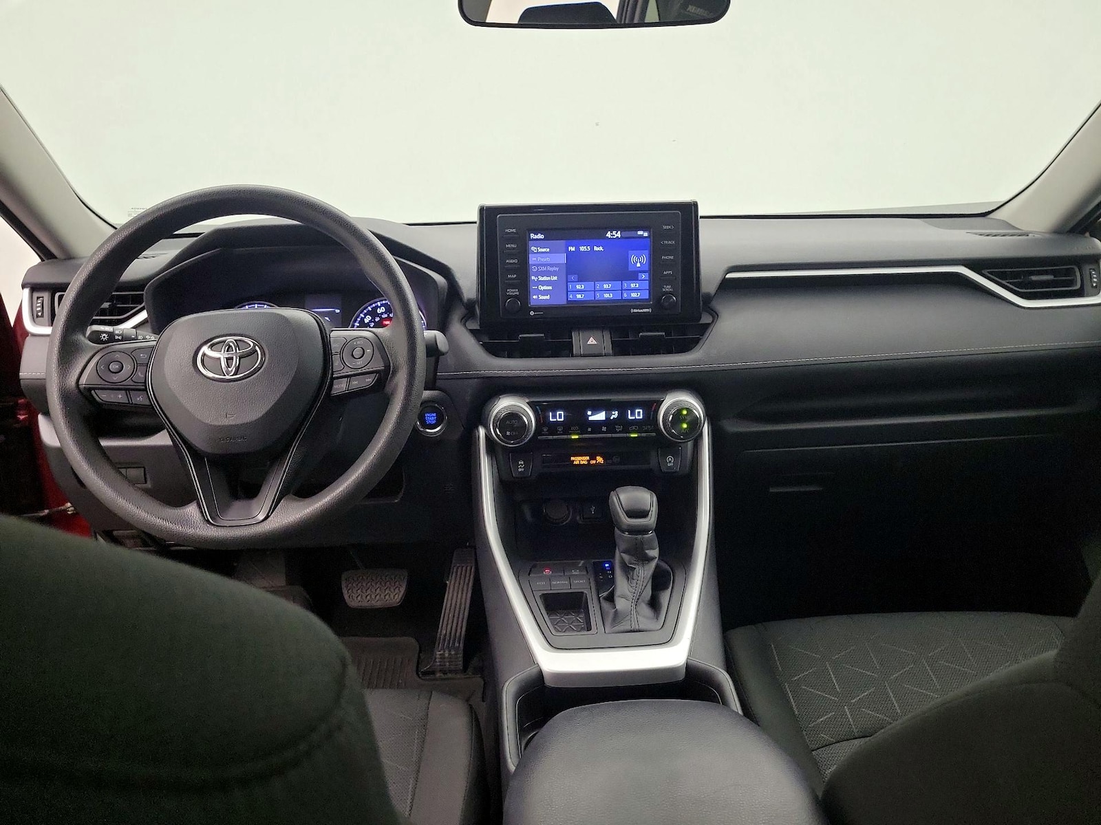 2021 Toyota RAV4 XLE - Photo 10