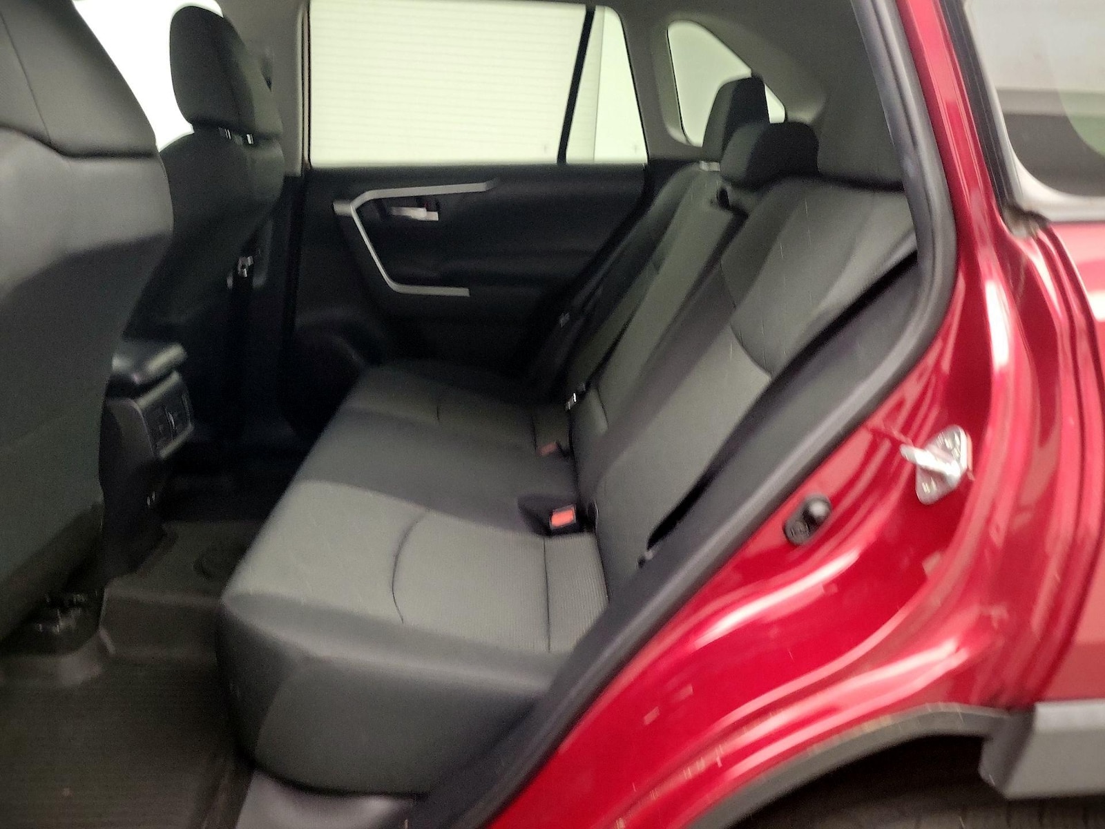 2021 Toyota RAV4 XLE - Photo 20