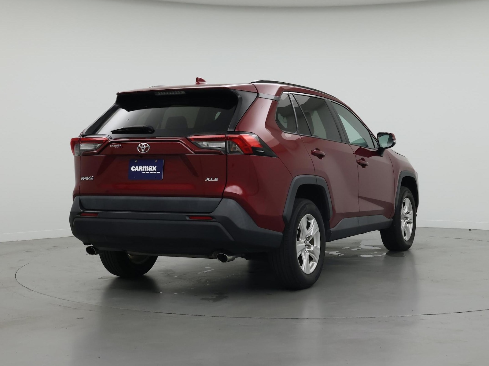 2021 Toyota RAV4 XLE - Photo 9