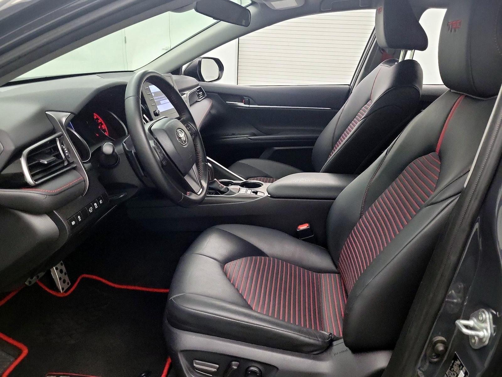 Power Seat(s) & Side Airbags
