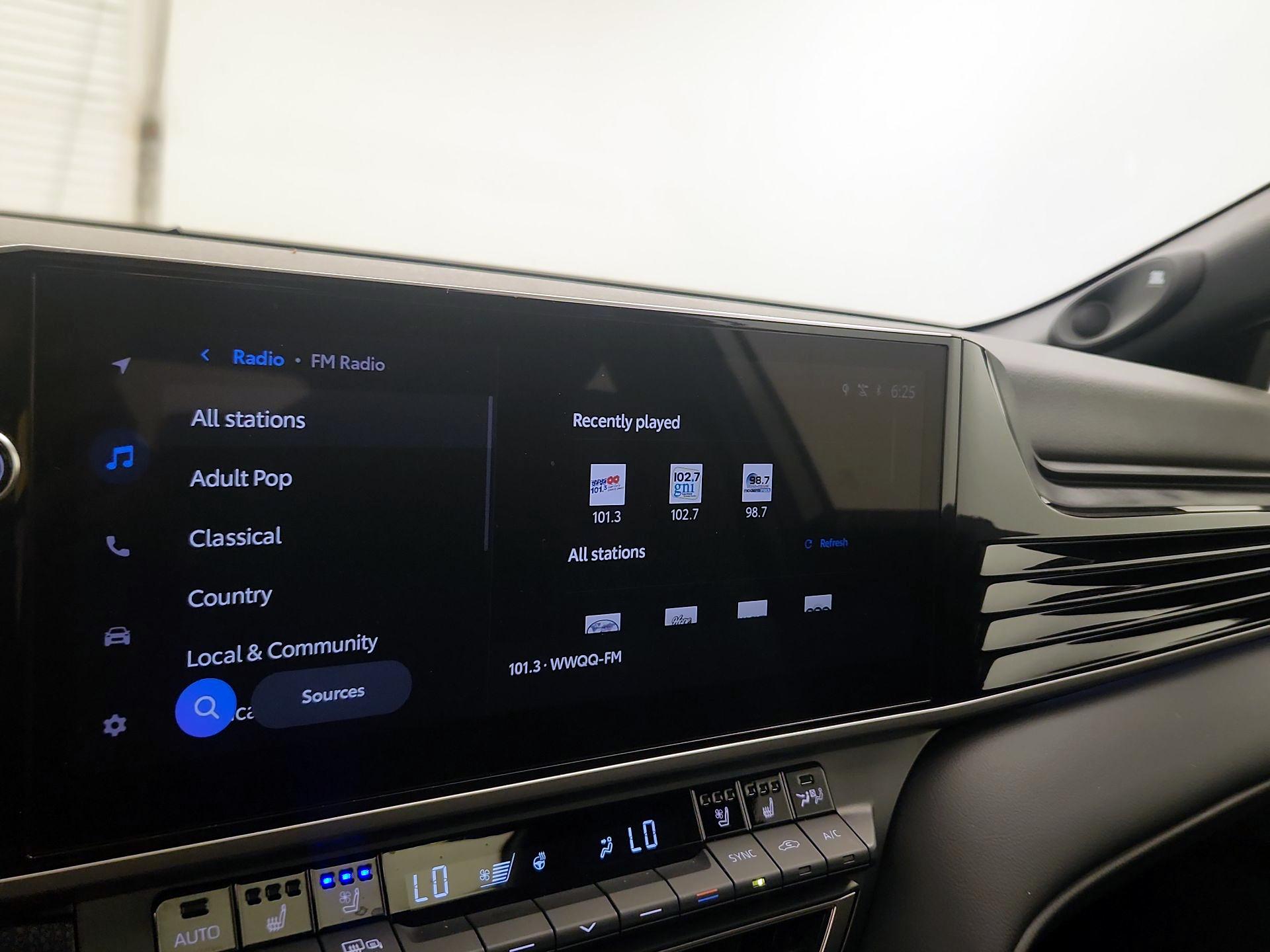 Thumbnail: 2025 Toyota Camry - 15