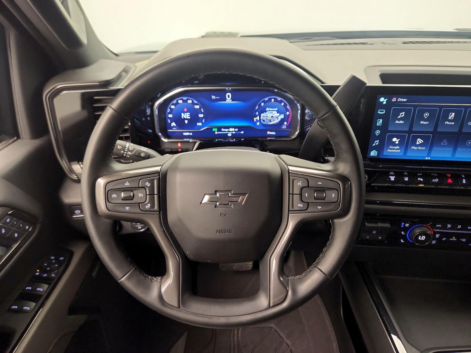 2025 Chevrolet Silverado 2500HD ZR2 - Photo 11