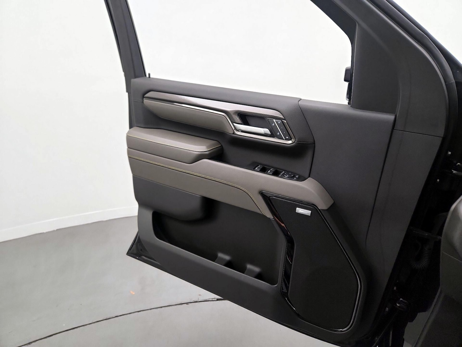2025 Chevrolet Silverado 2500HD ZR2 - Photo 13