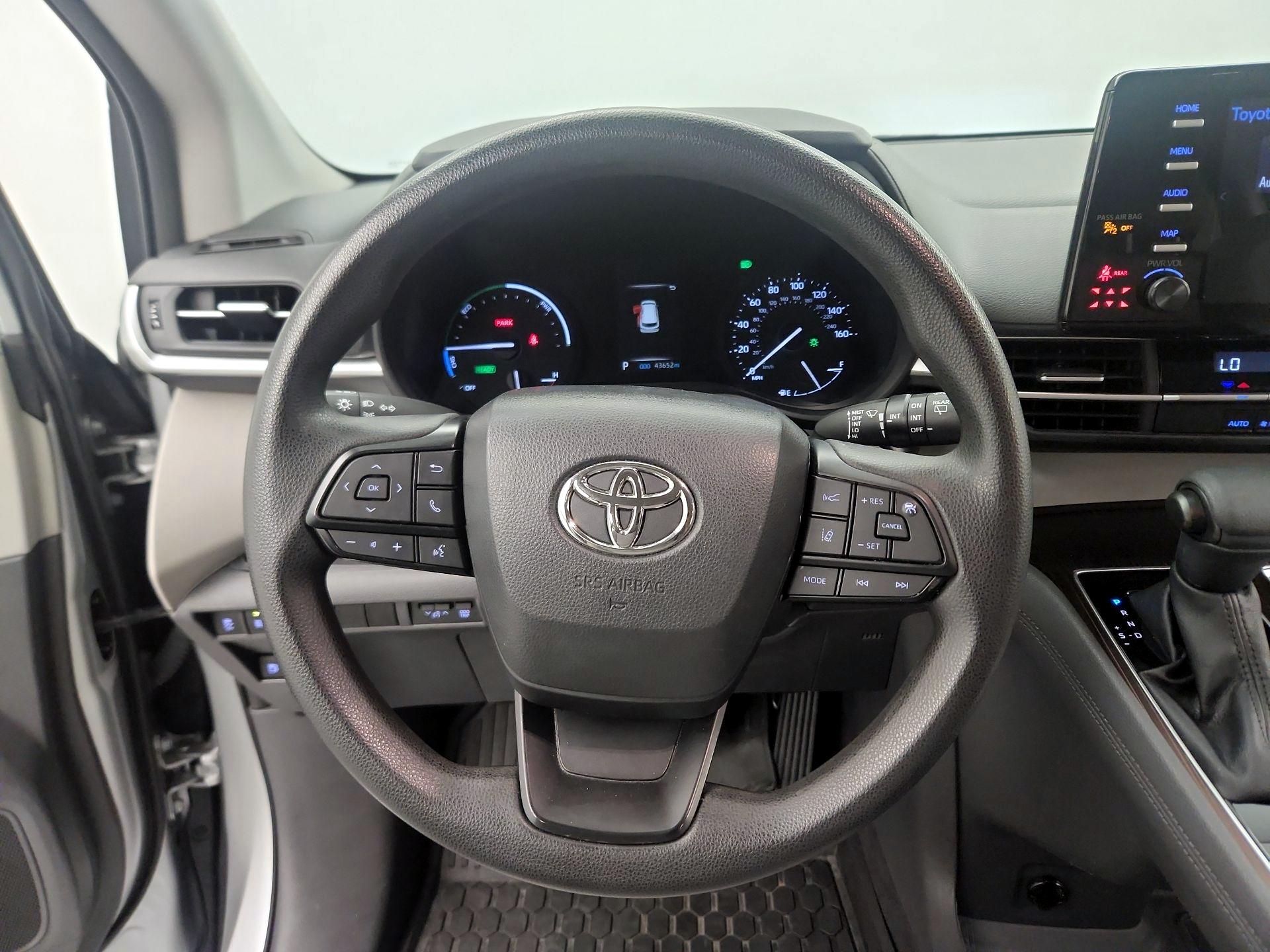 Thumbnail: 2023 Toyota Sienna - 10