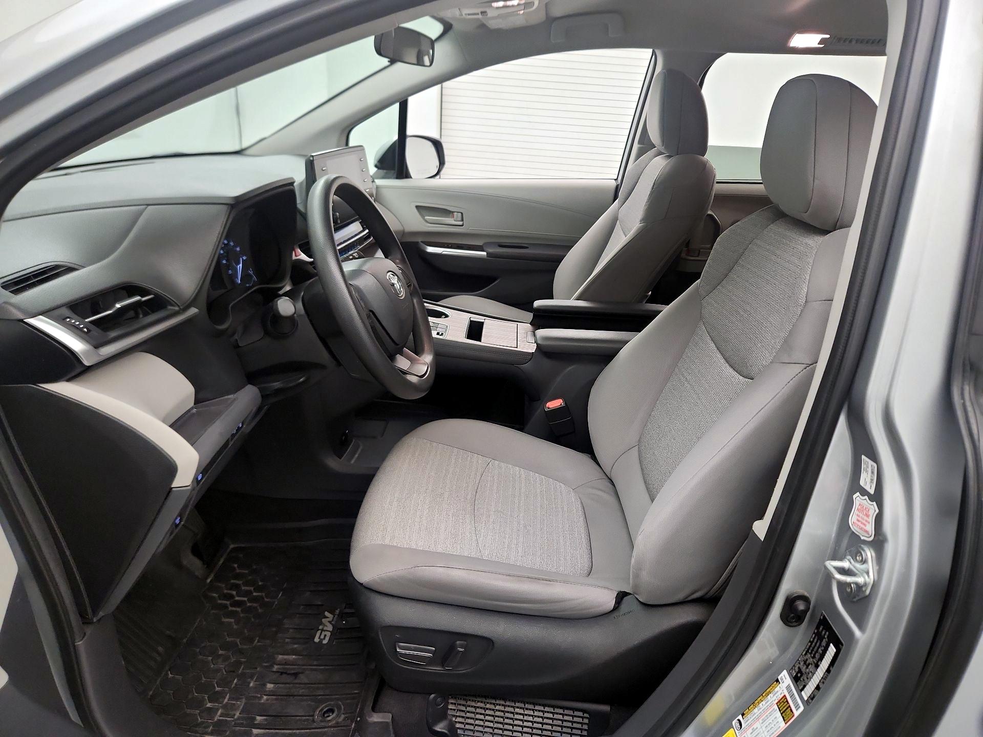 Thumbnail: 2023 Toyota Sienna - 11