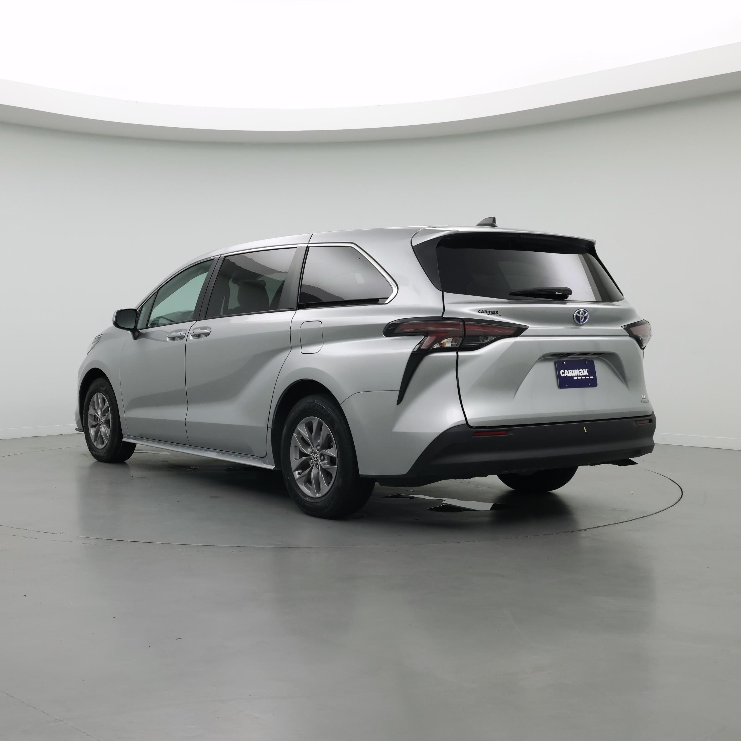 Thumbnail: 2023 Toyota Sienna - 2