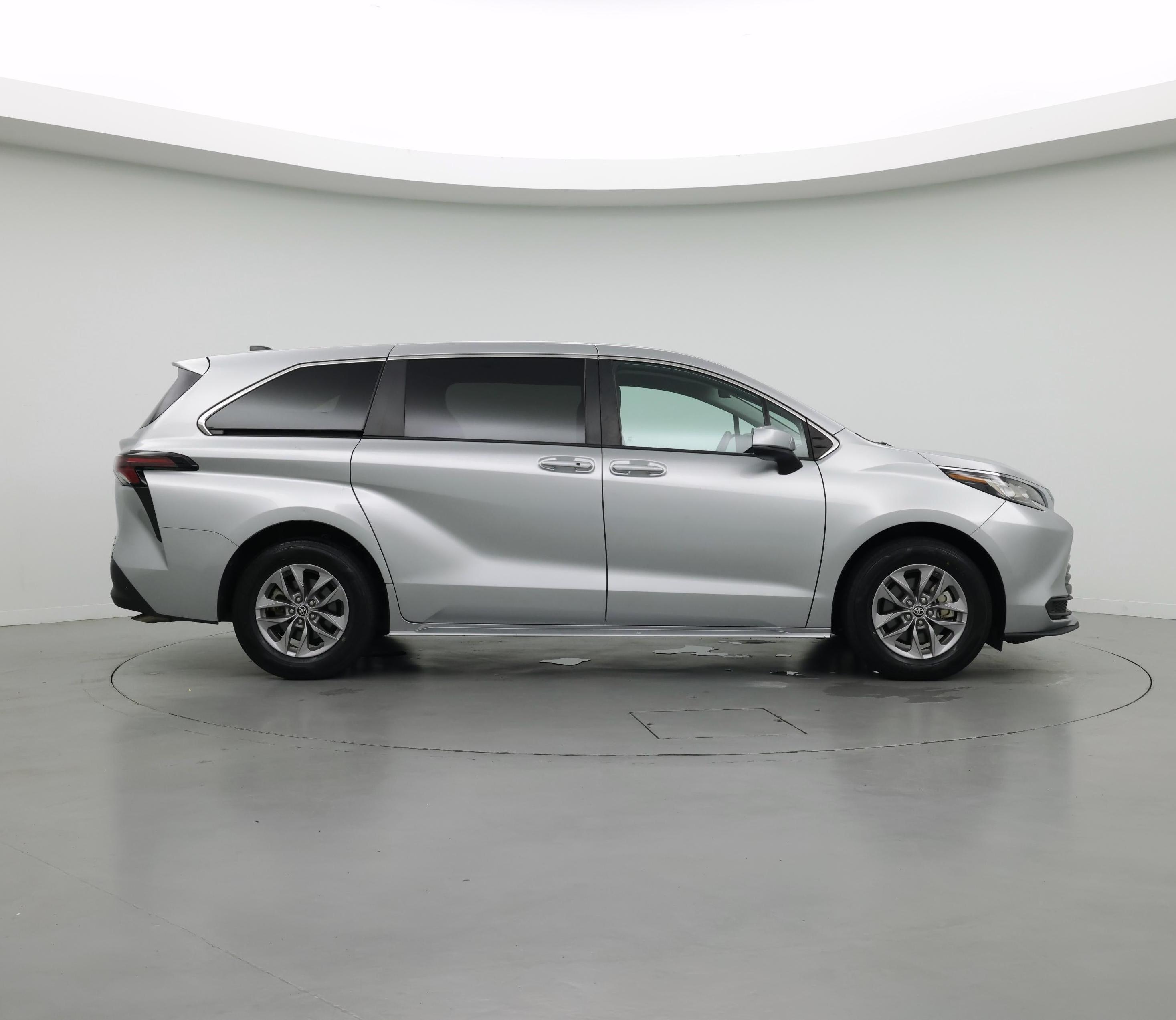Thumbnail: 2023 Toyota Sienna - 7
