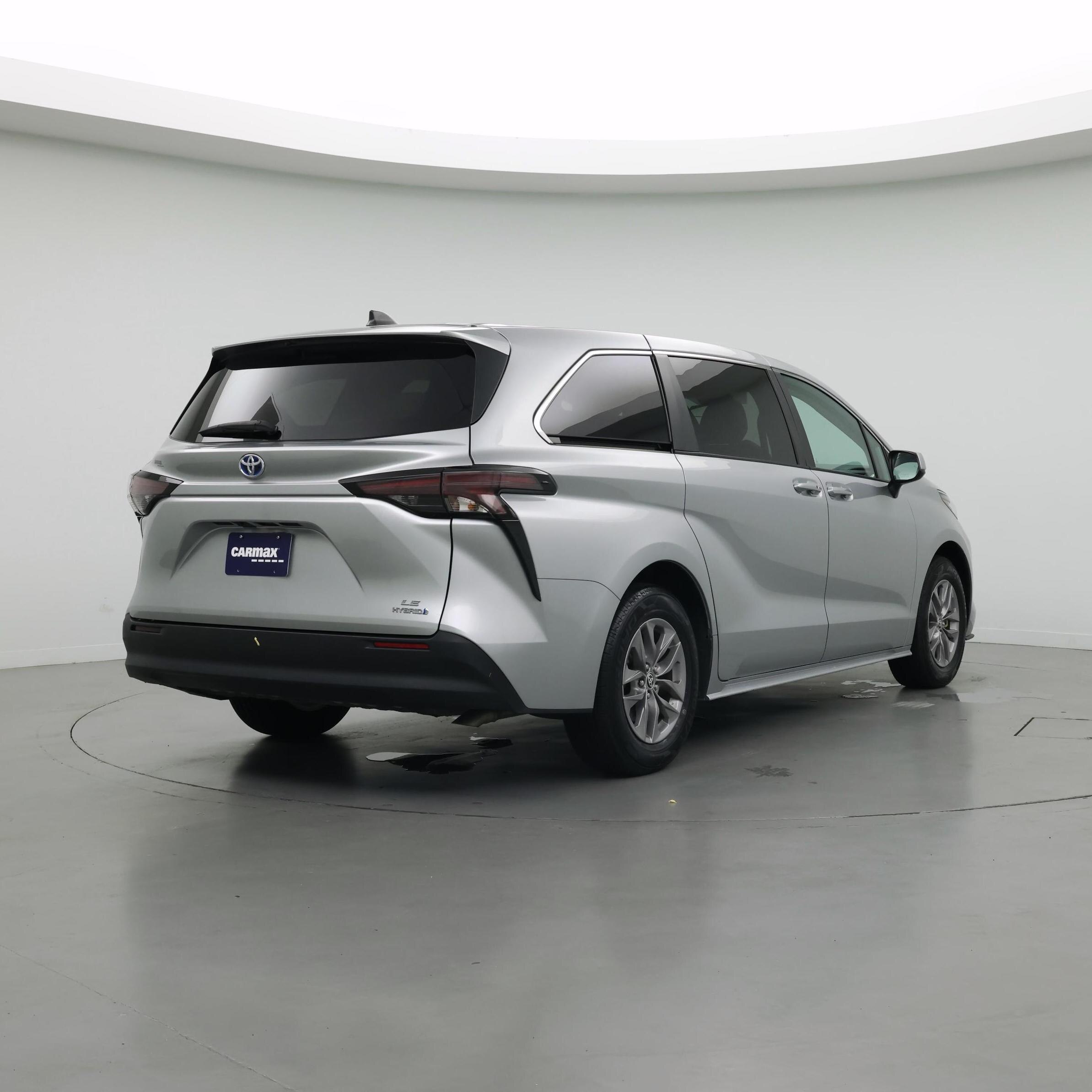 Thumbnail: 2023 Toyota Sienna - 8