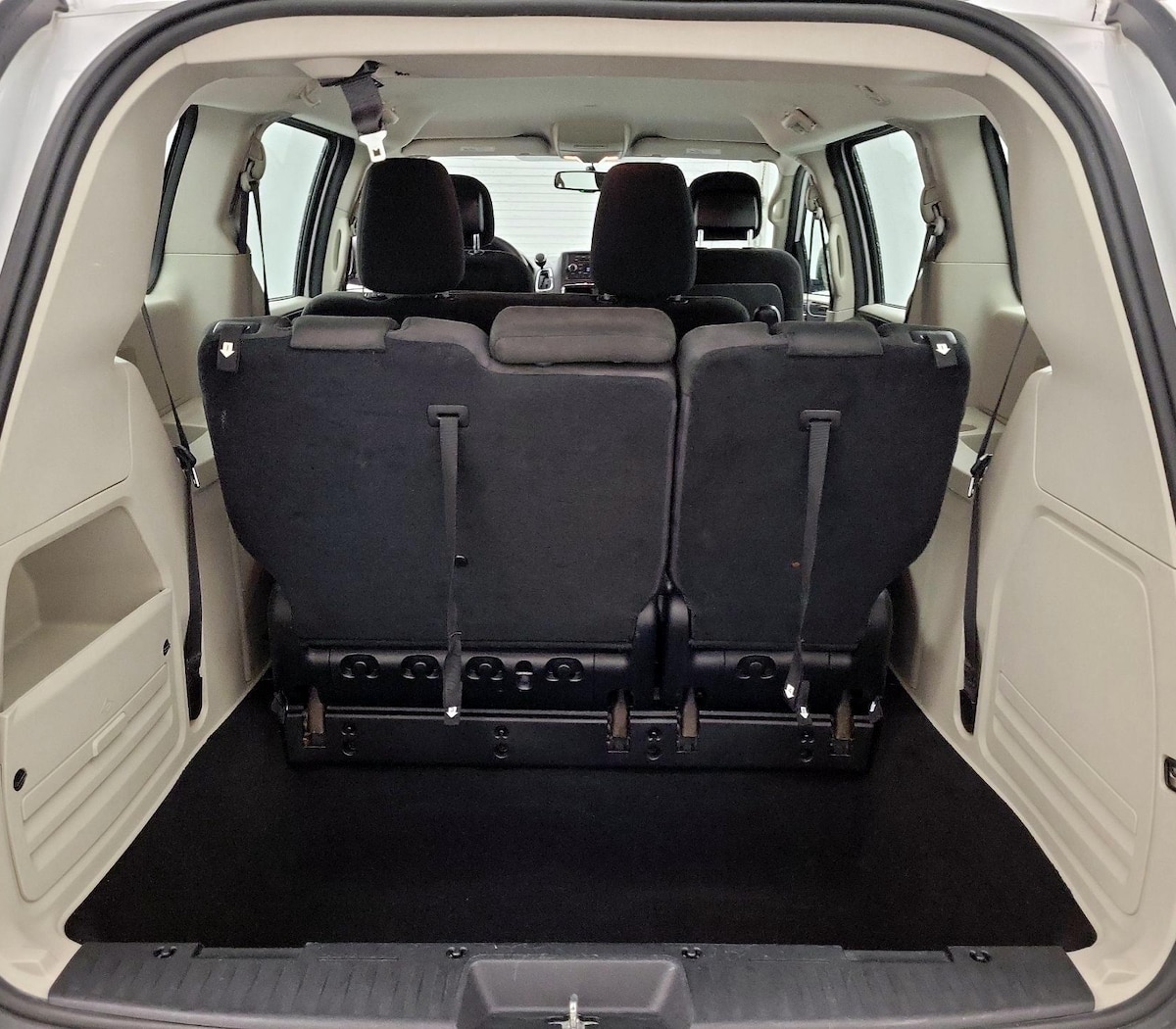 Trunk/Cargo (Seats Up)