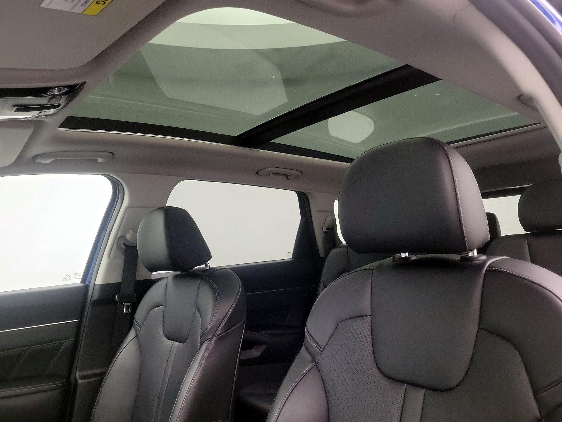 Thumbnail: 2023 Kia Sorento - 20