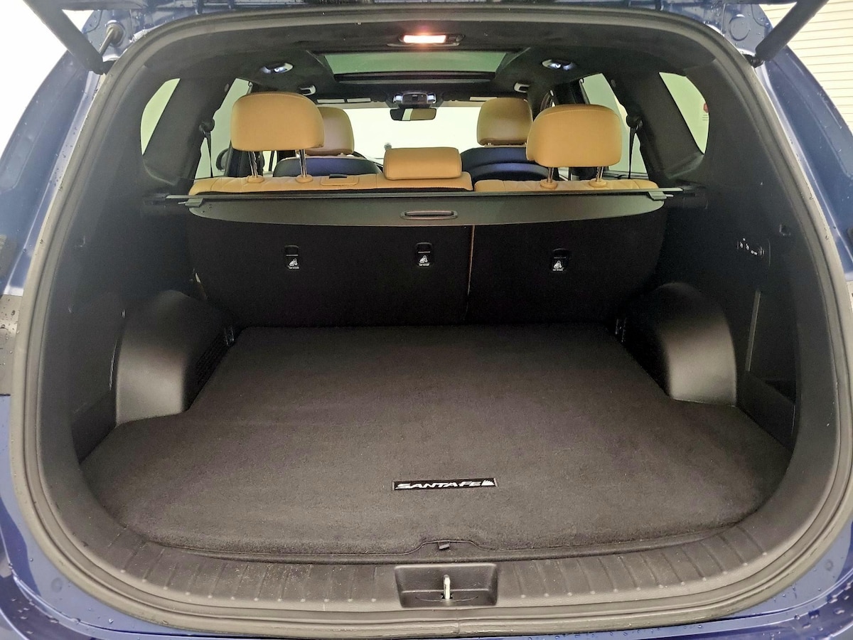 Trunk/Cargo (Seats Up)