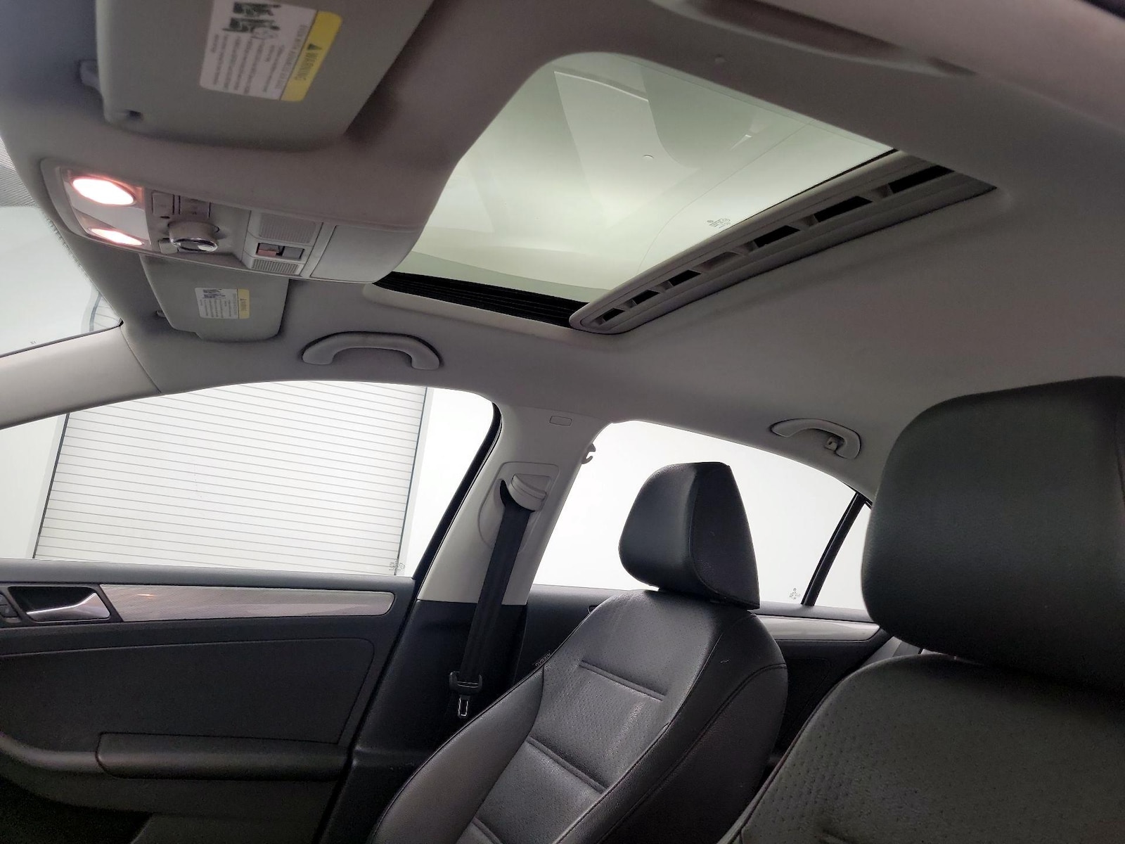 Sunroof(s) & Overhead Airbags