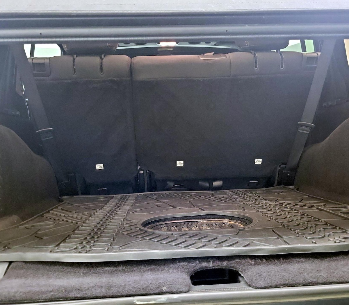 Trunk/Cargo (Seats Up)