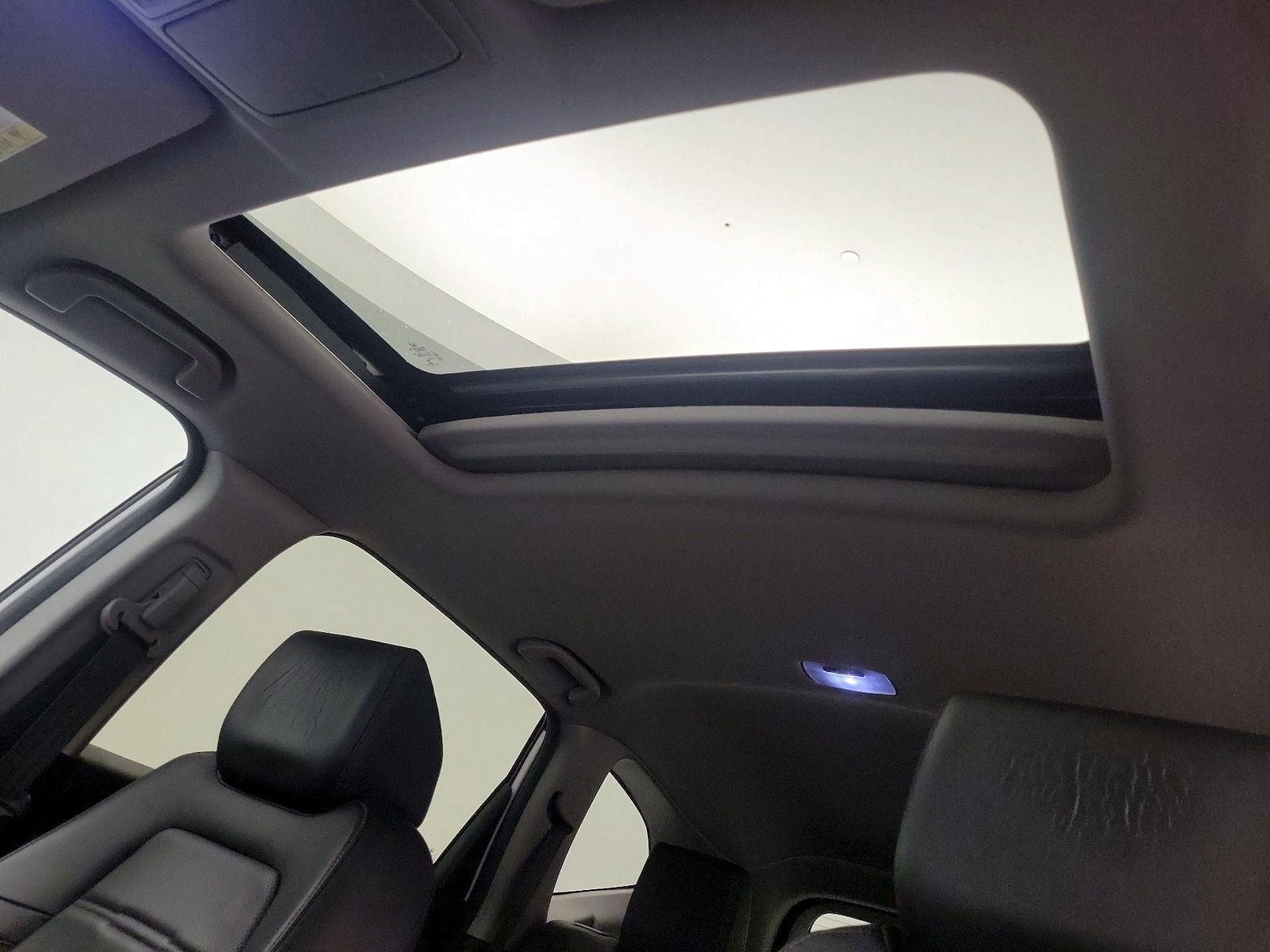 Sunroof(s) & Overhead Airbags