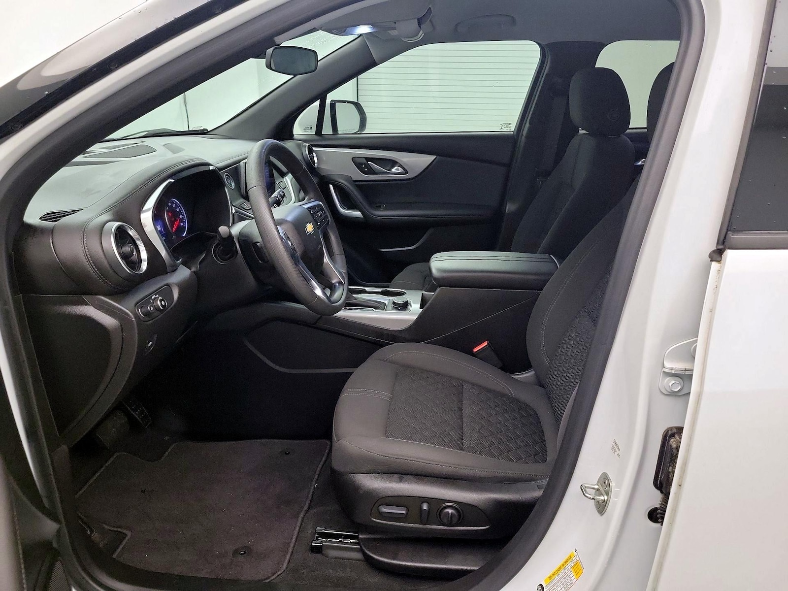 Power Seat(s) & Side Airbags