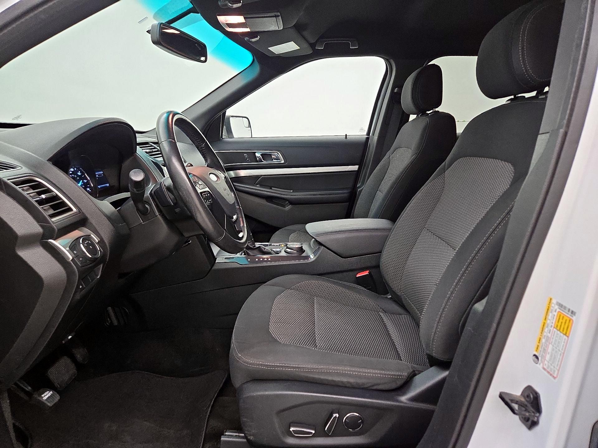 Thumbnail: 2016 Ford Explorer - 11